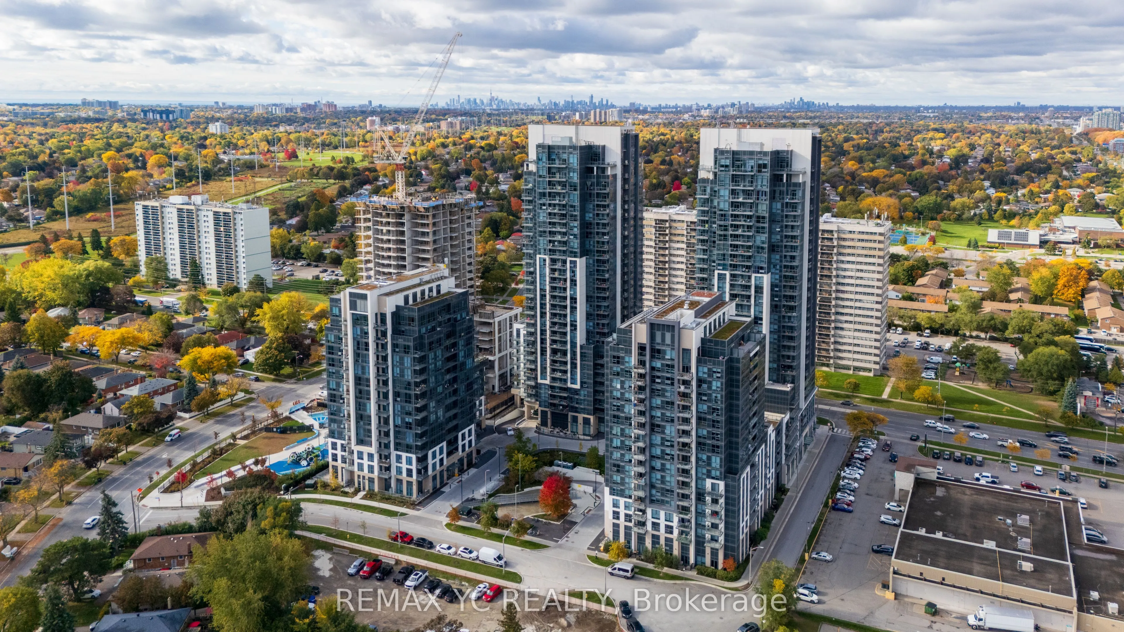 30 Meadowglen Place, #2208