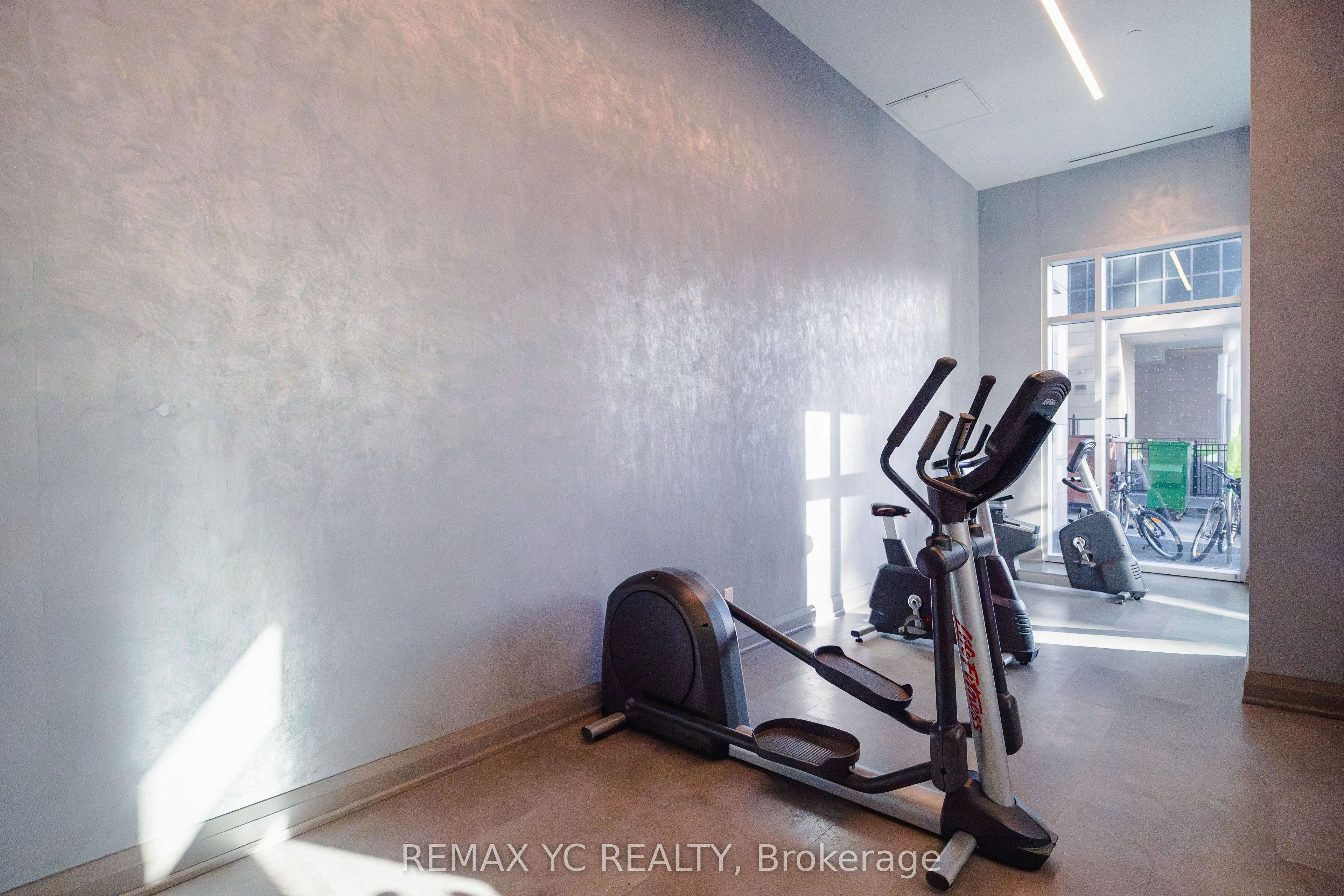 30 Meadowglen Place, #2208