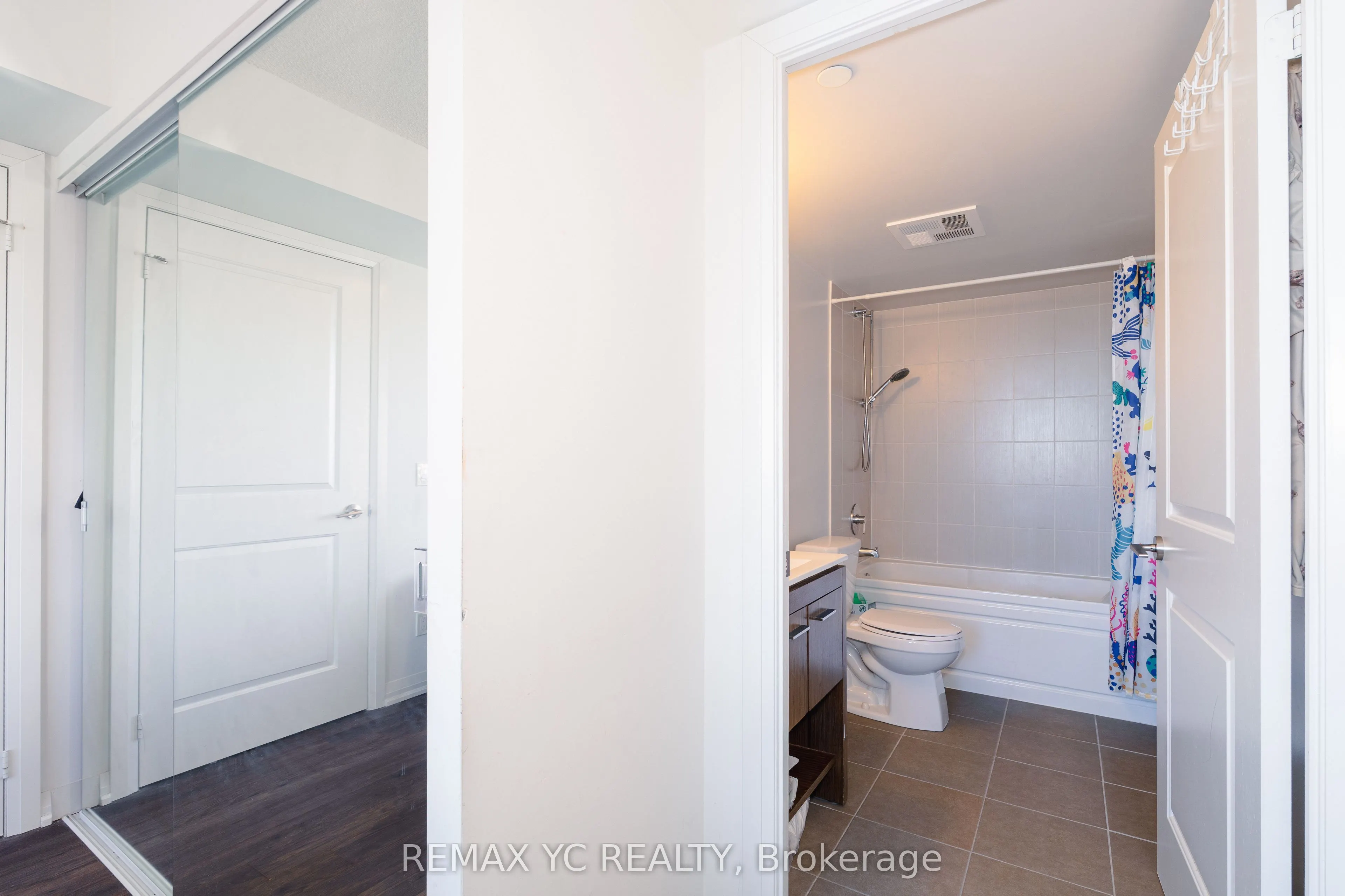 30 Meadowglen Place, #2208