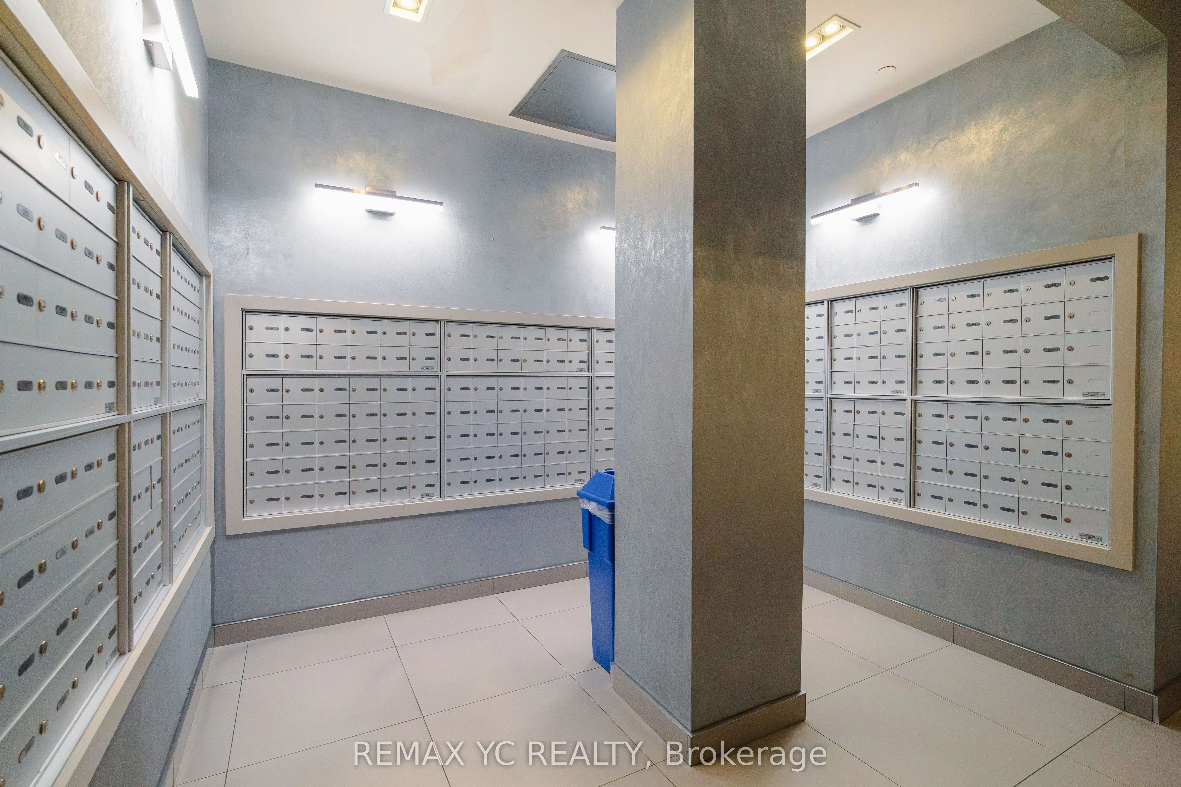 30 Meadowglen Place, #2208