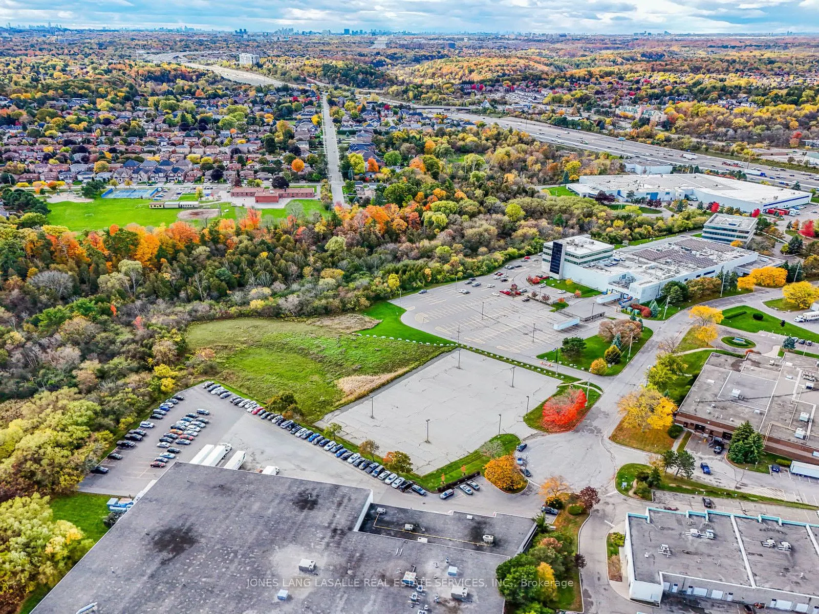 1800 Sandstone Manor