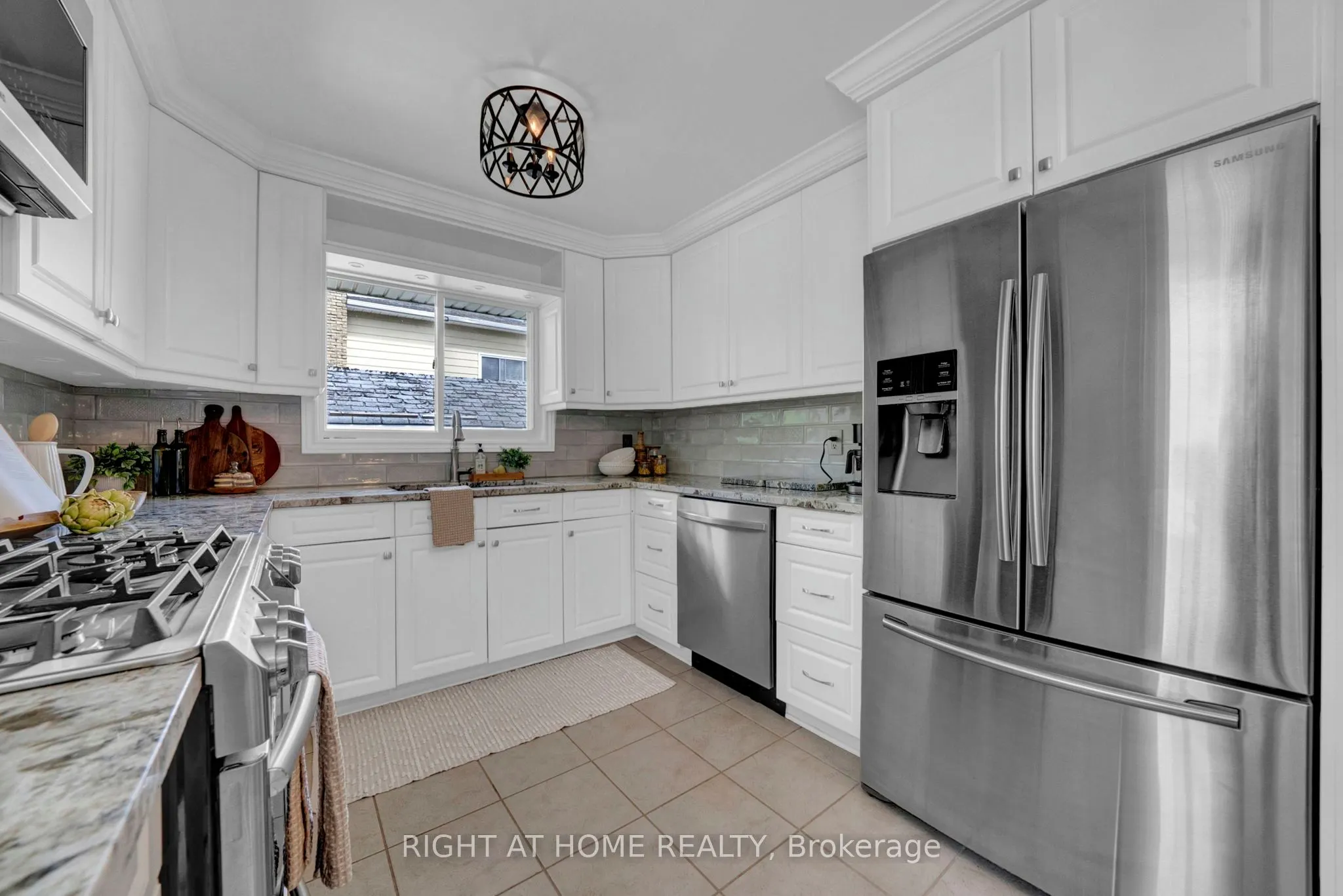 1194 Northgate Crescent