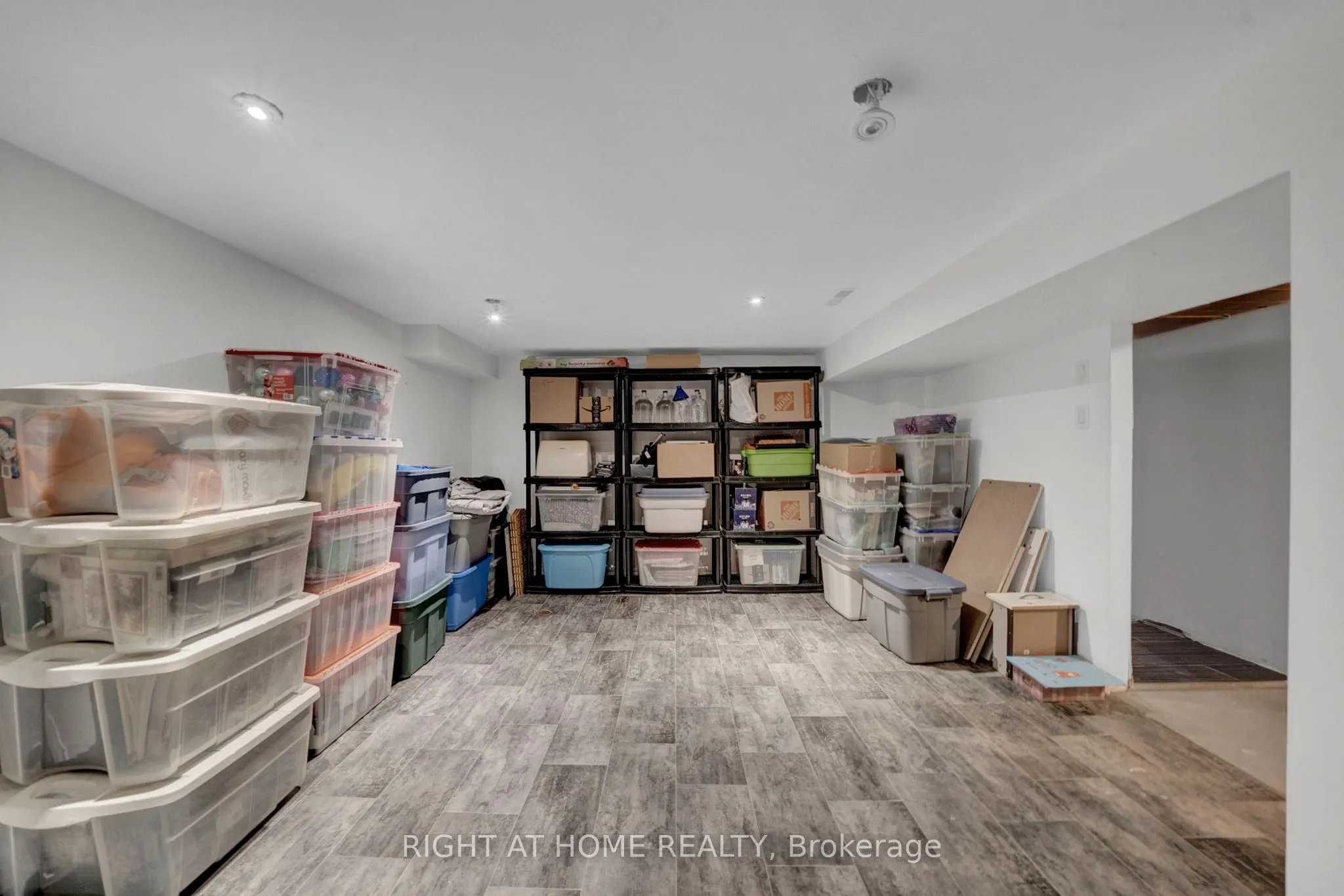 1194 Northgate Crescent