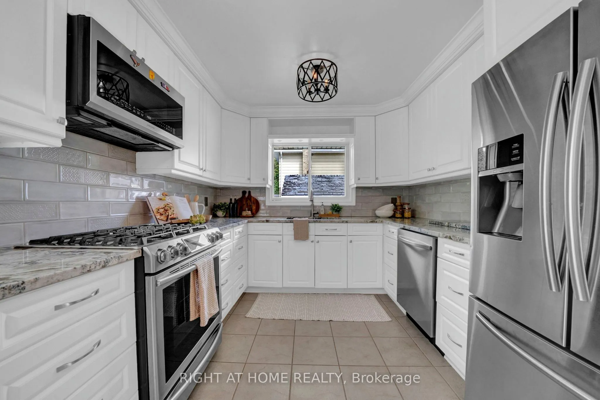 1194 Northgate Crescent