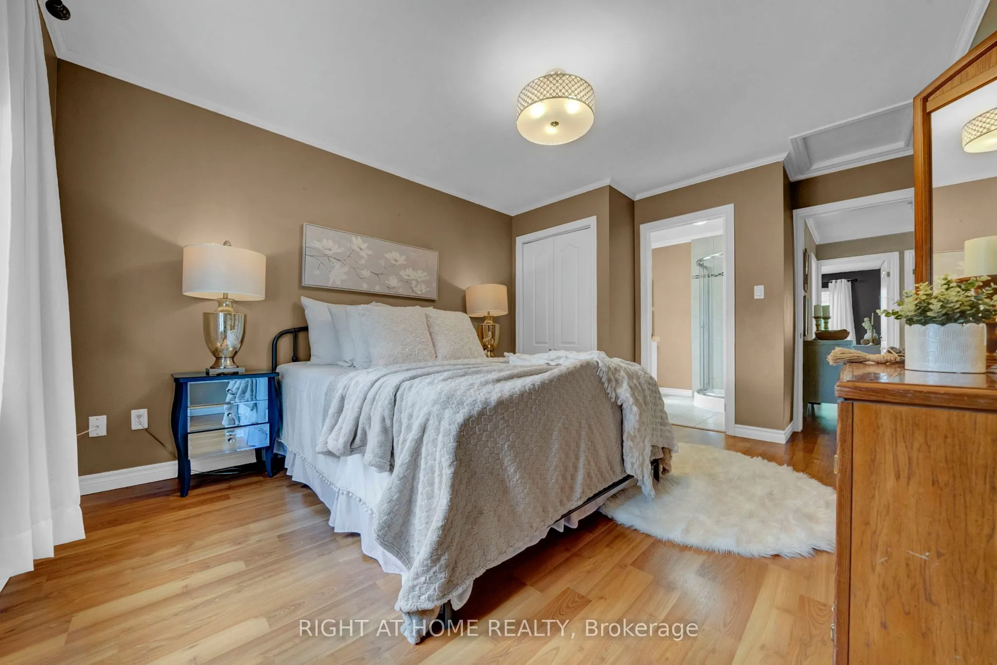 1194 Northgate Crescent