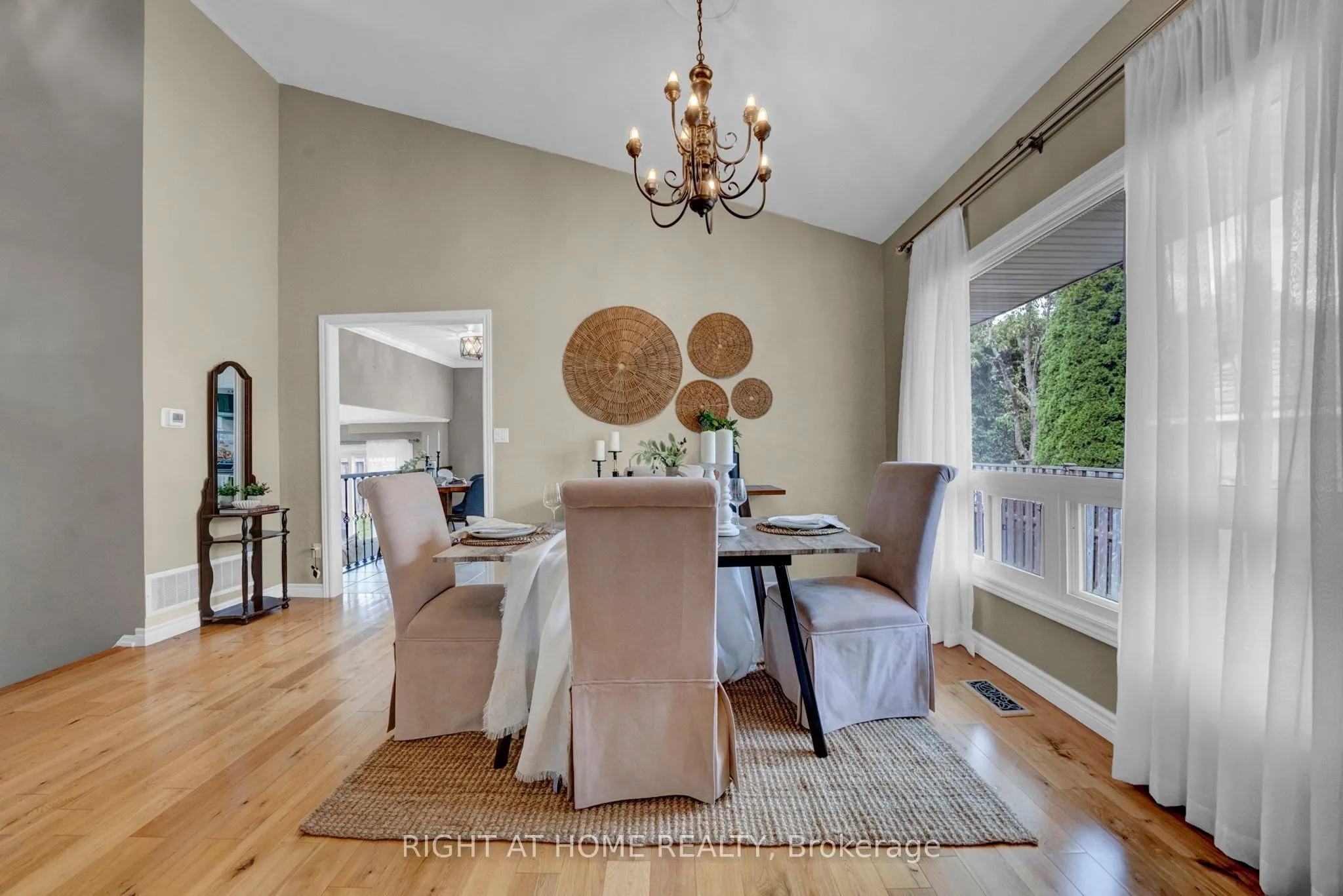 1194 Northgate Crescent