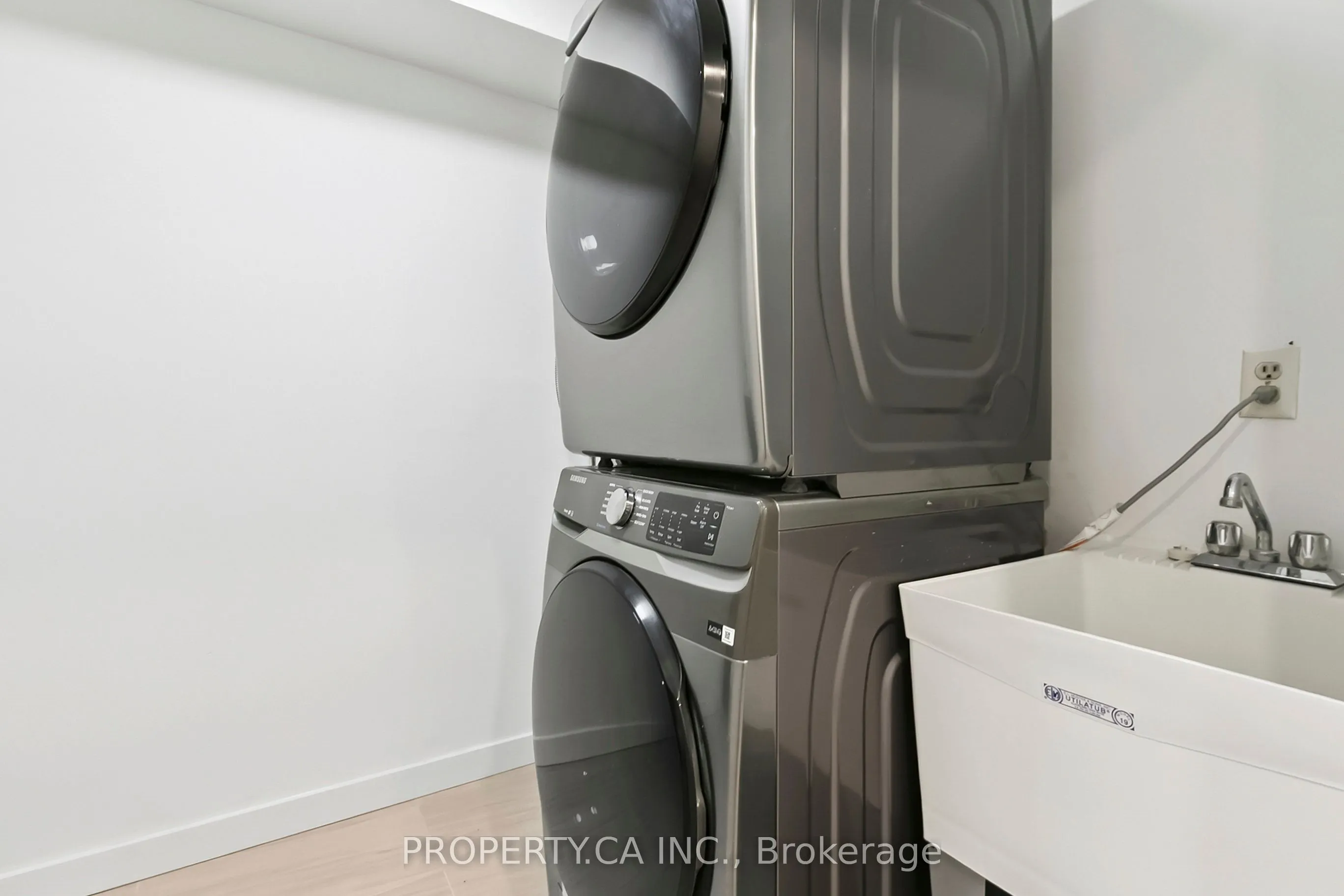 1209 Queen Street E, #29