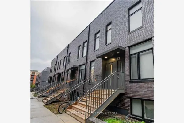 1760 Simcoe Street N, #74