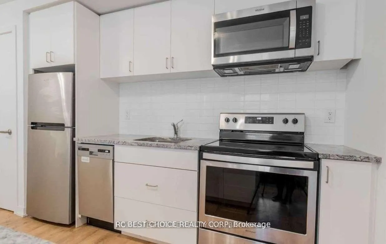 1760 Simcoe Street N, #74