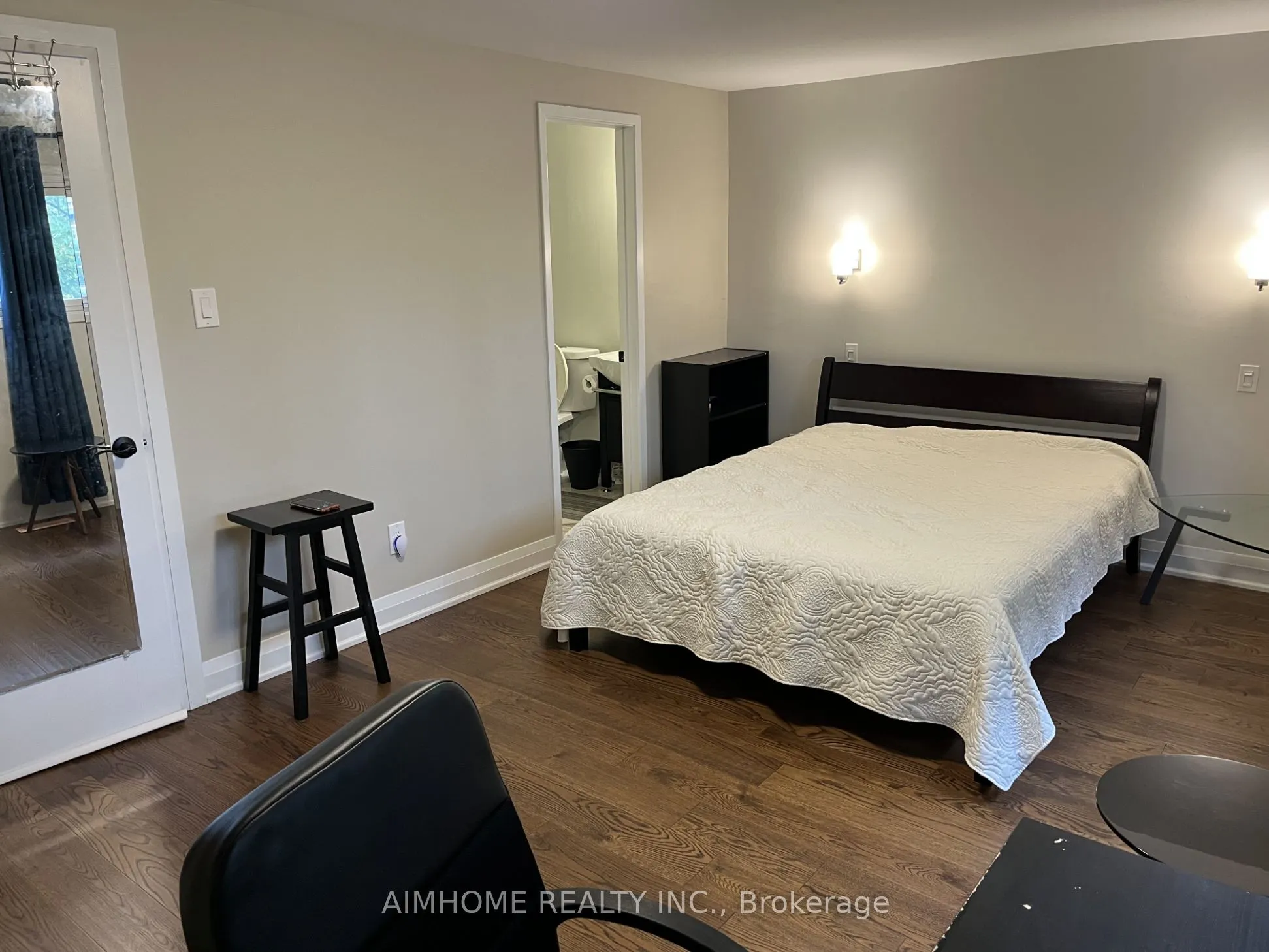 24 Carlingwood Court, #Room2