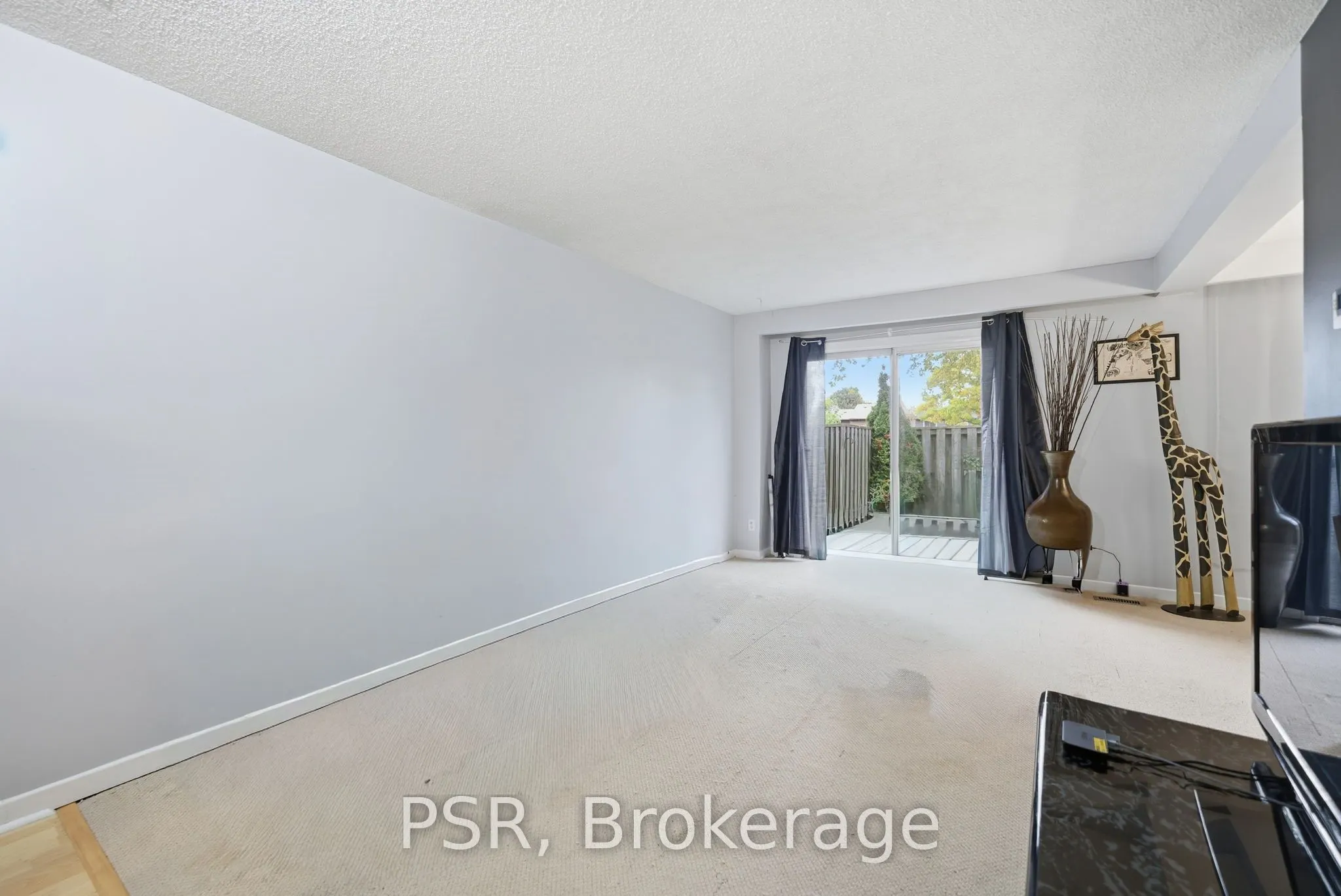 7 Chamberlain Court, #22