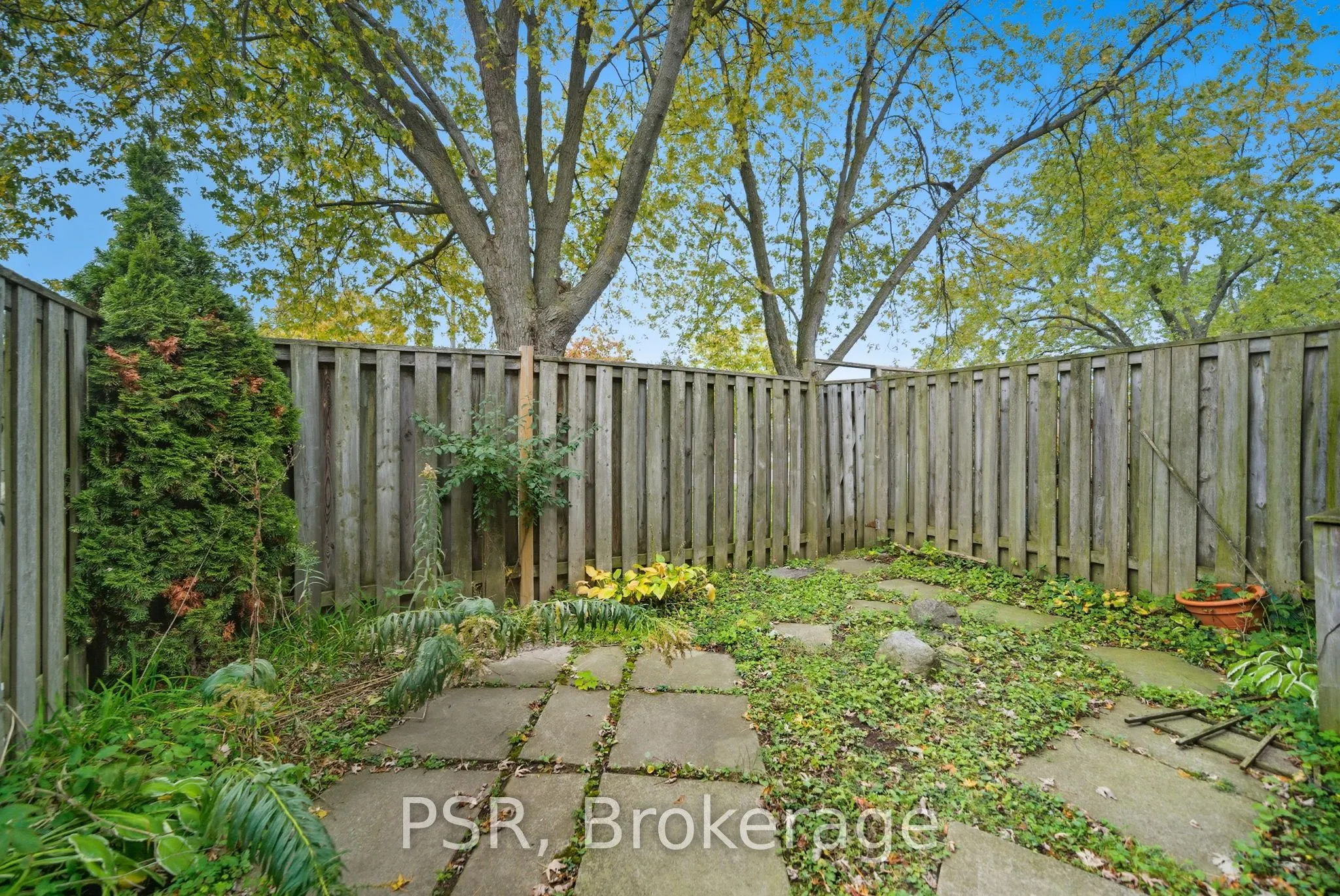 7 Chamberlain Court, #22