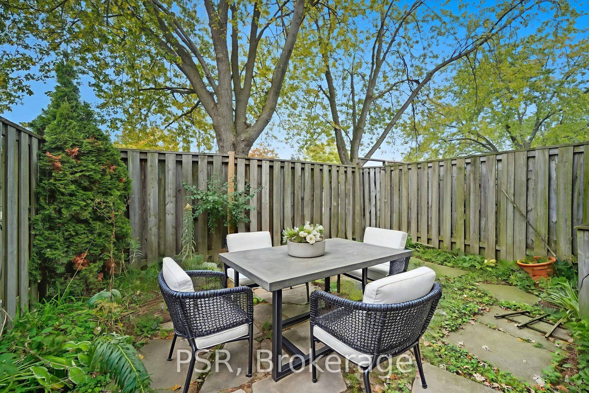 7 Chamberlain Court, #22