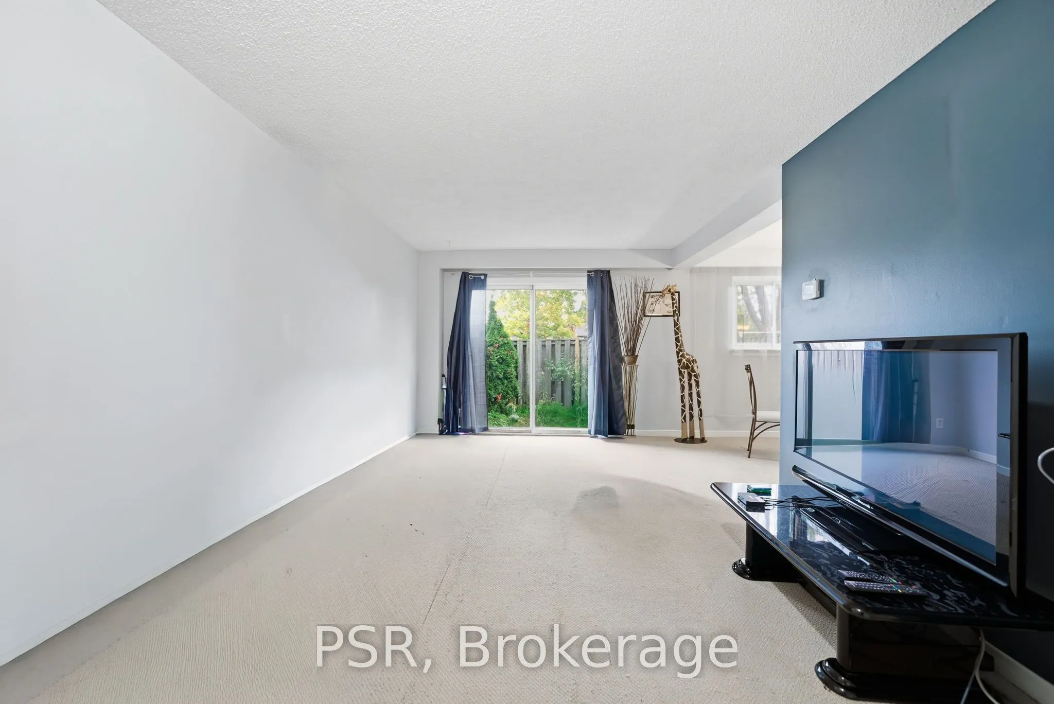 7 Chamberlain Court, #22