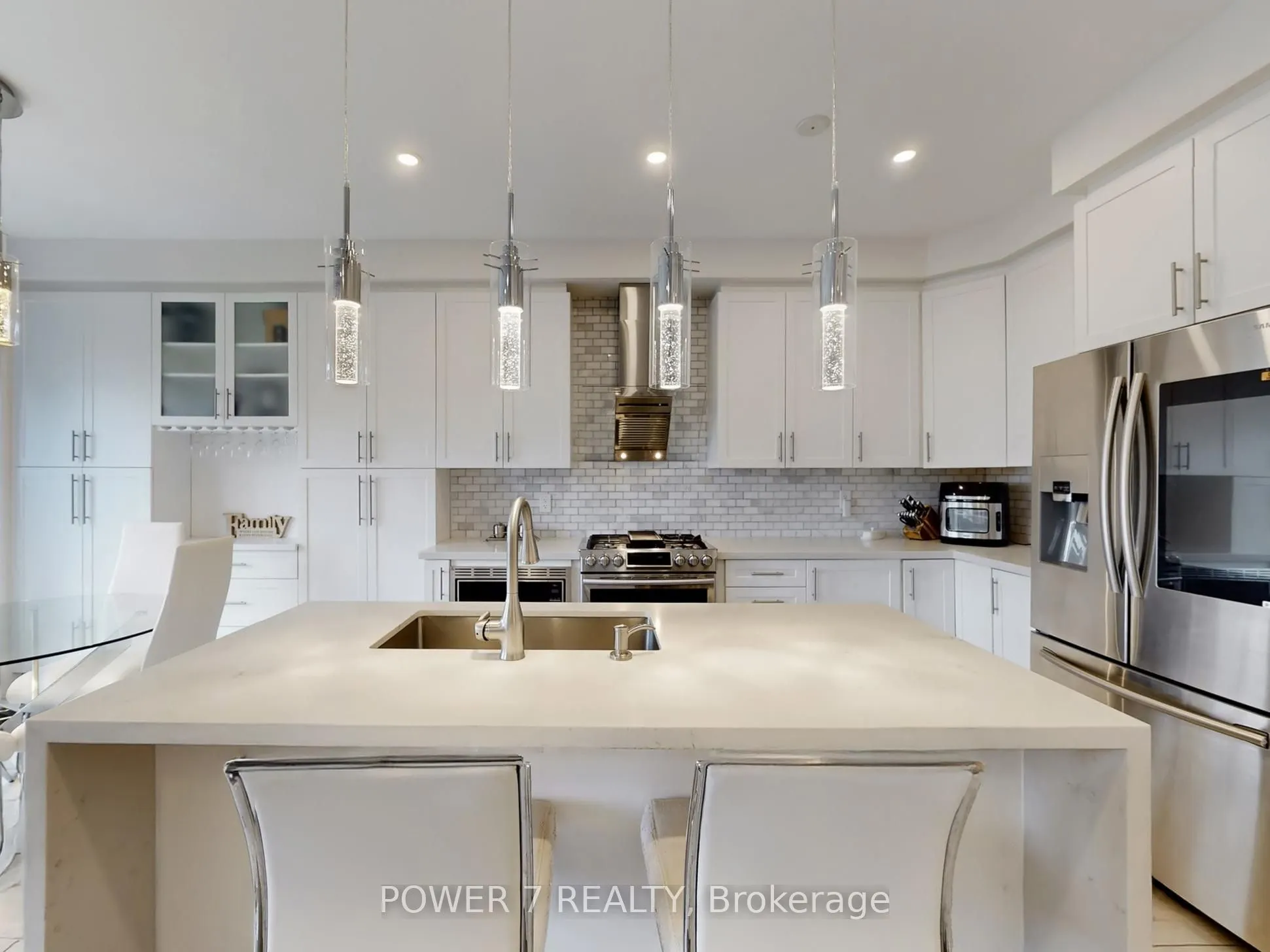 2417 Dress Circle Crescent