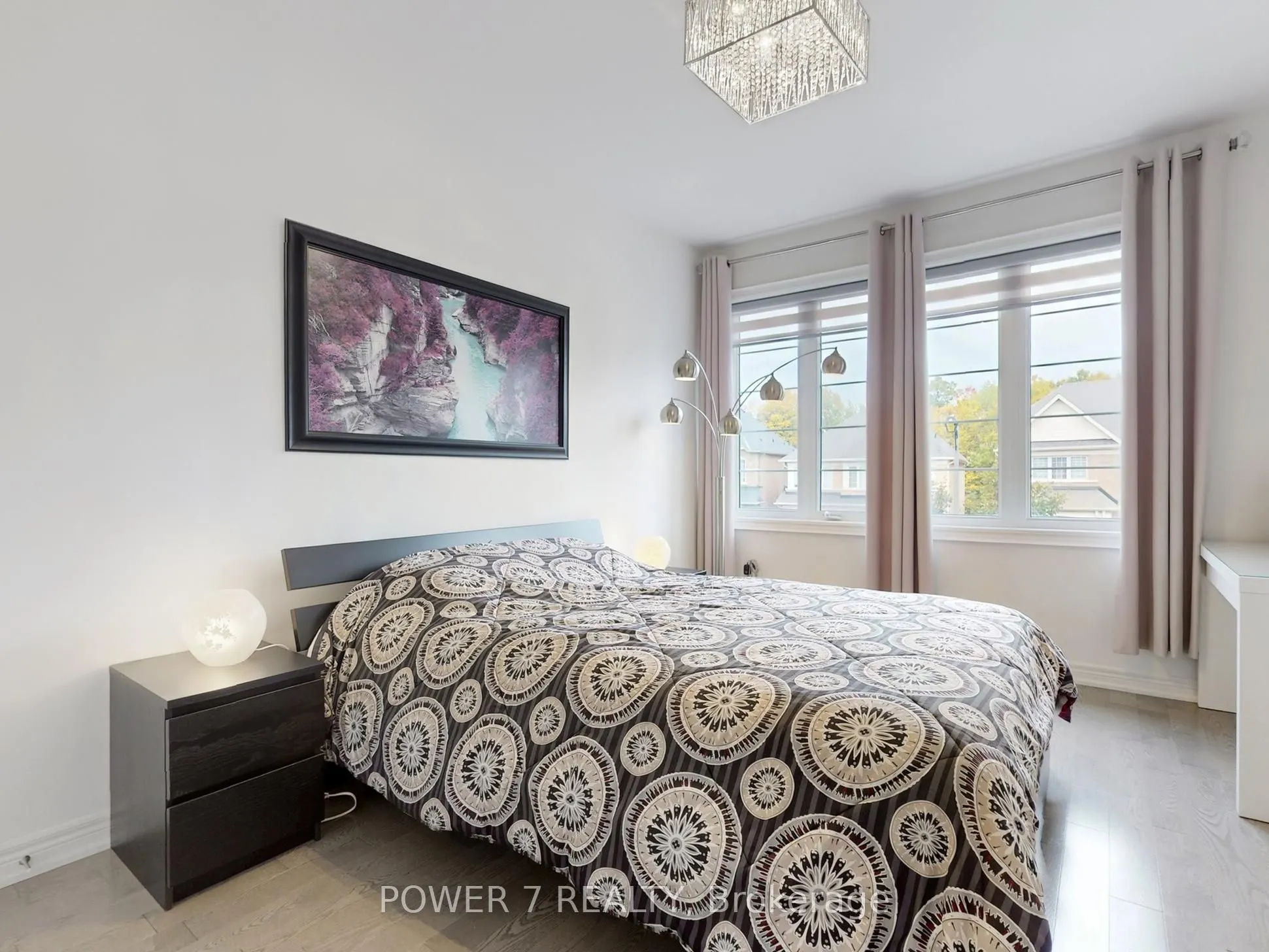 2417 Dress Circle Crescent