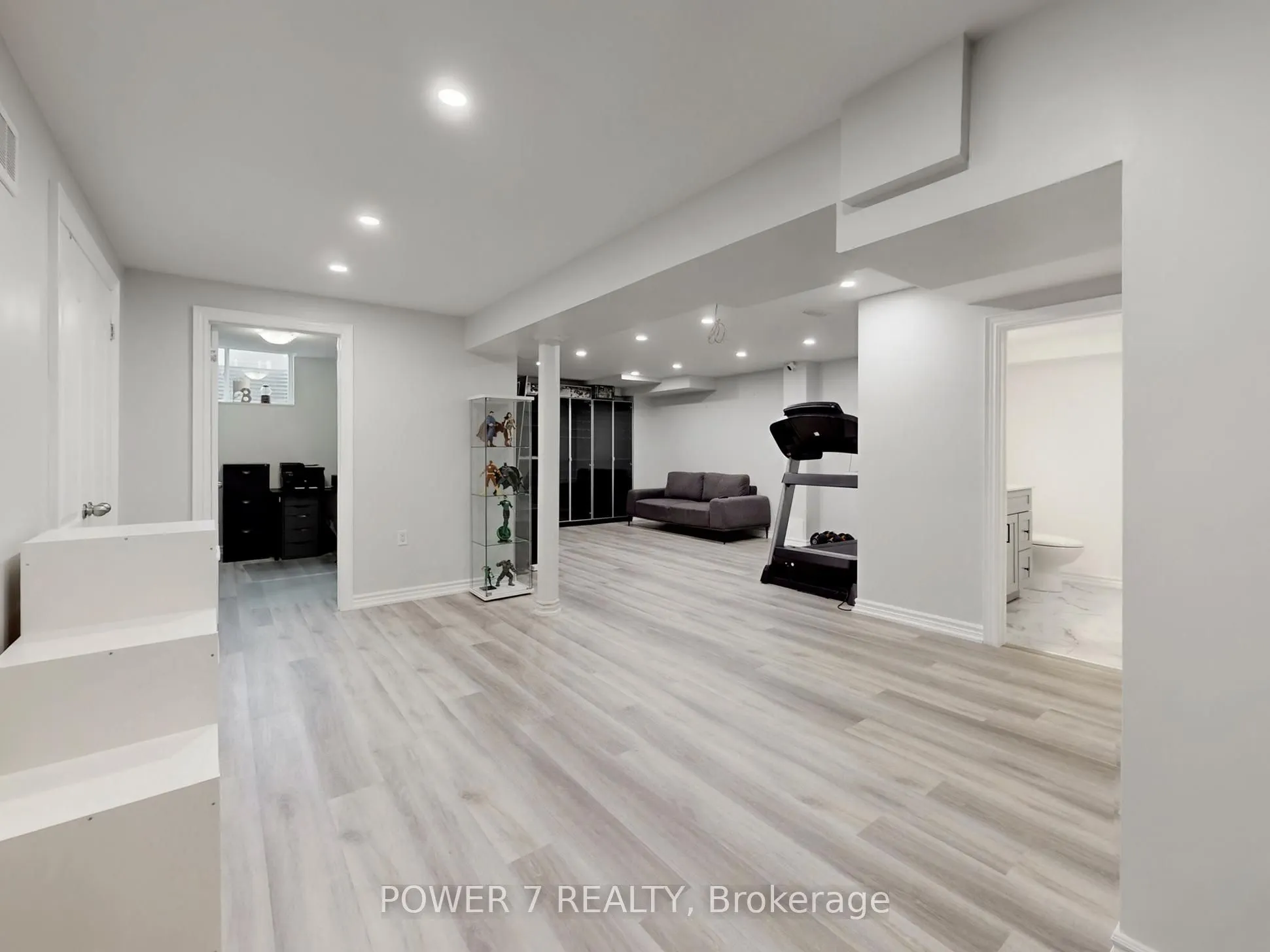 2417 Dress Circle Crescent