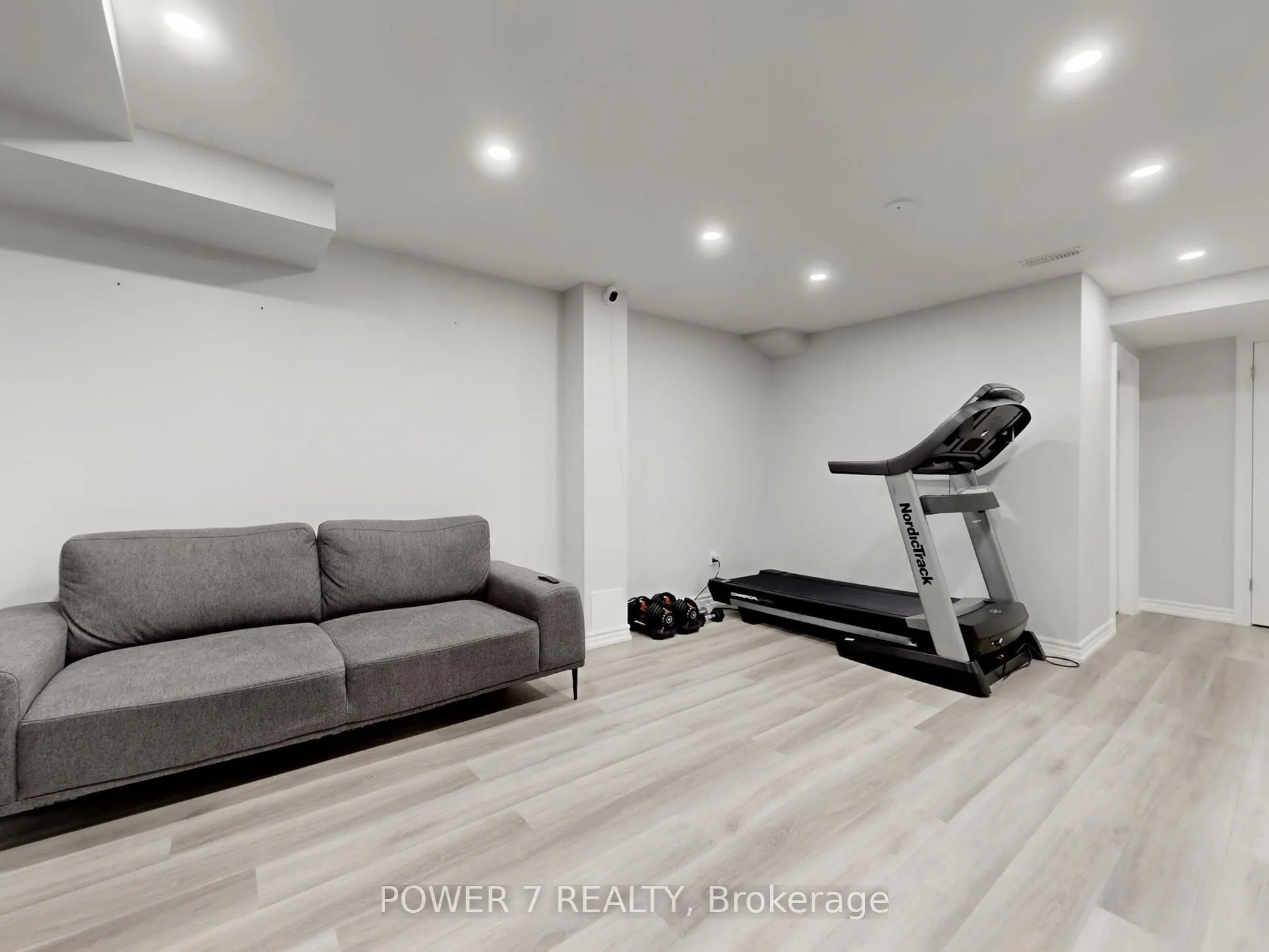 2417 Dress Circle Crescent