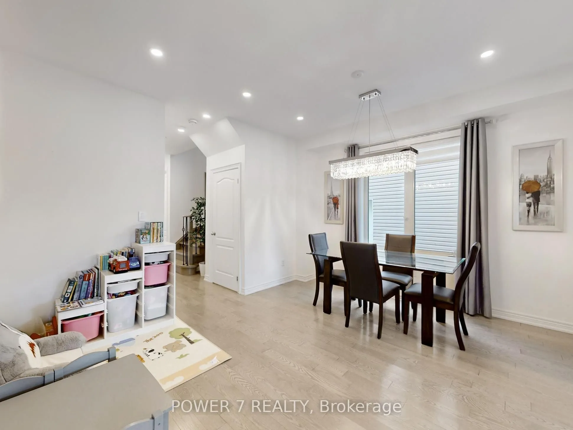 2417 Dress Circle Crescent