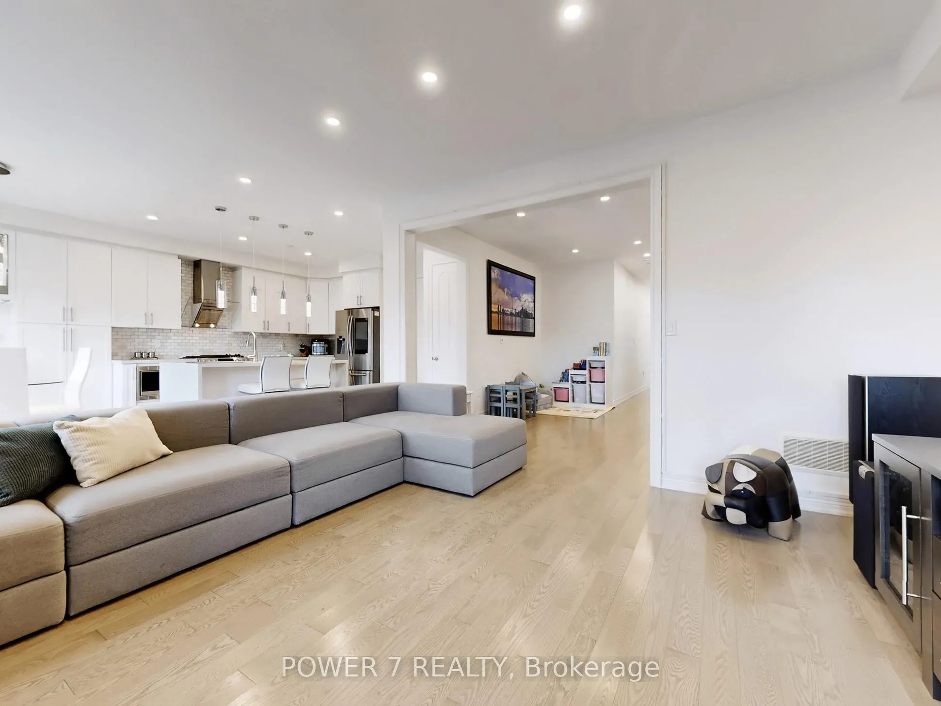 2417 Dress Circle Crescent