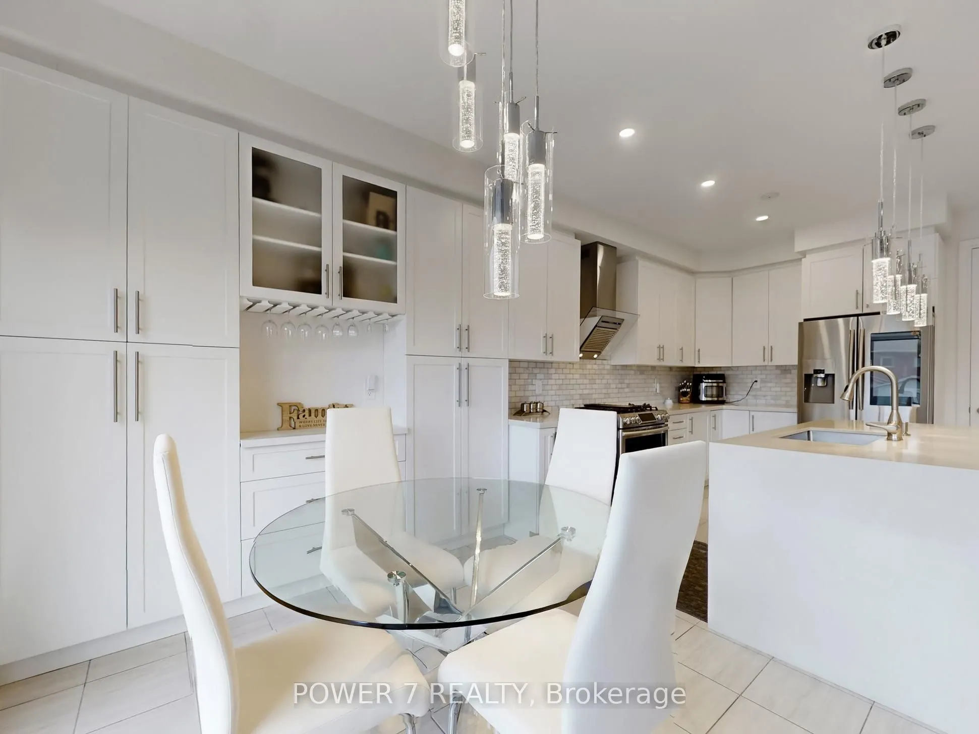 2417 Dress Circle Crescent