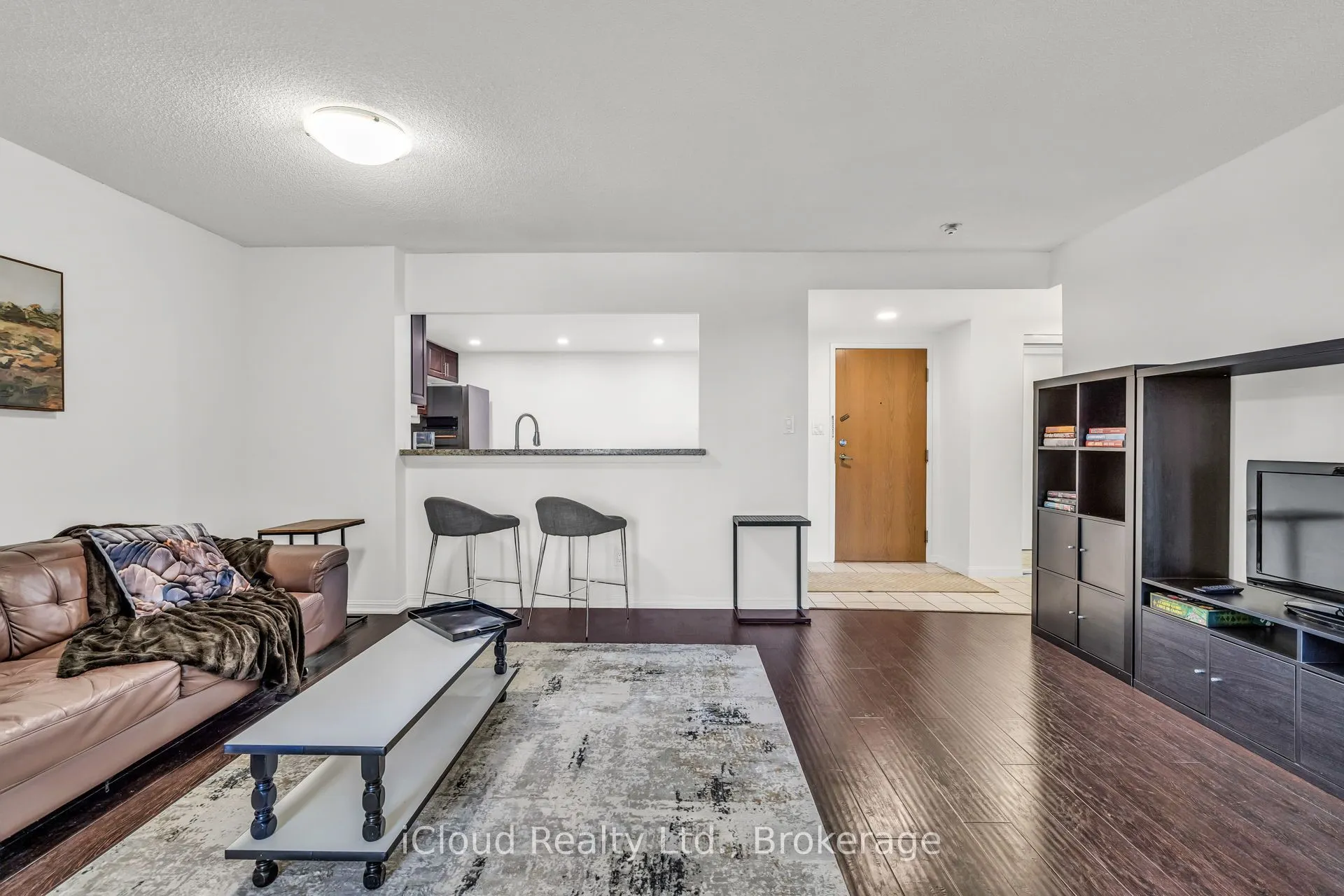 88 Corporate Drive, #611