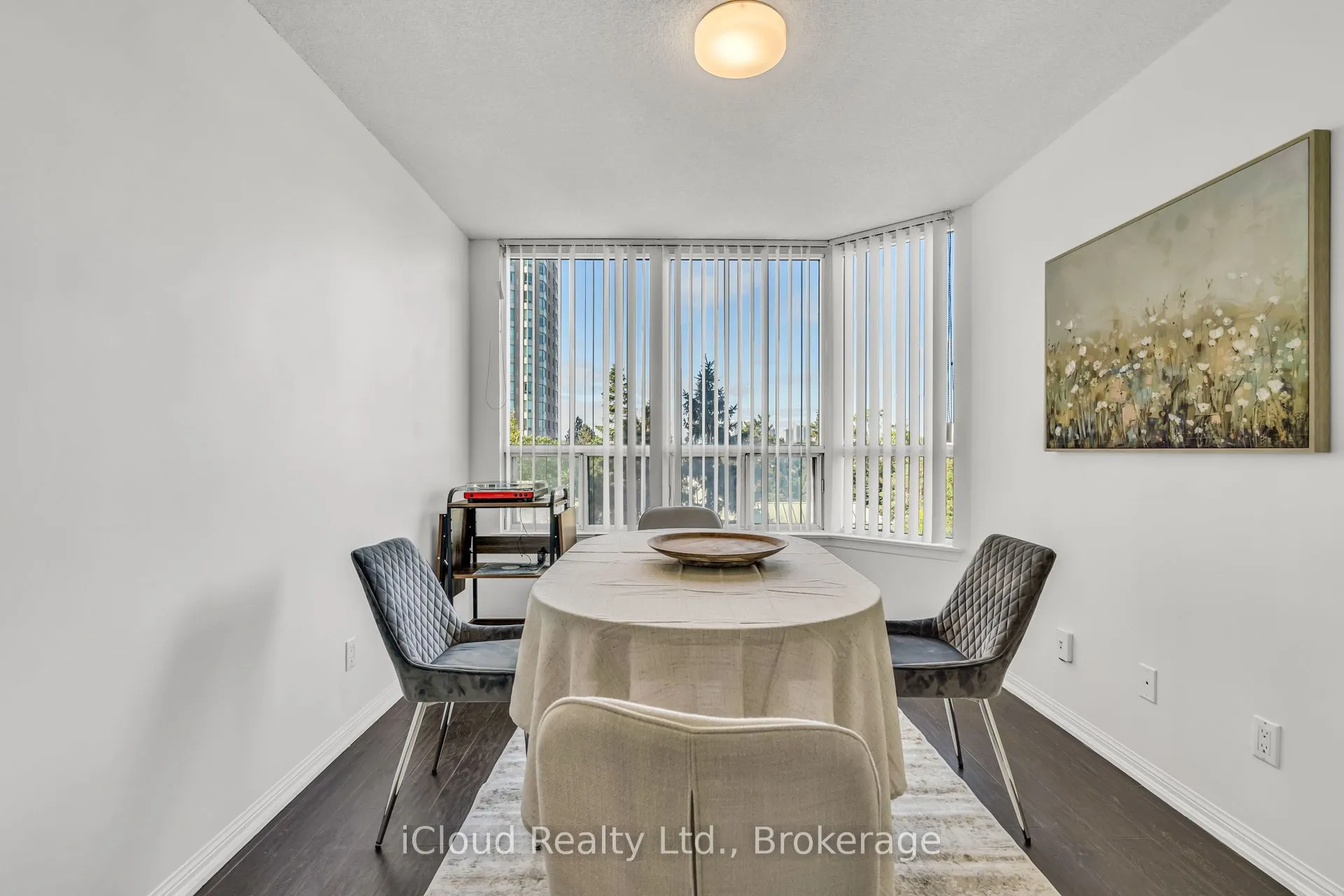 88 Corporate Drive, #611