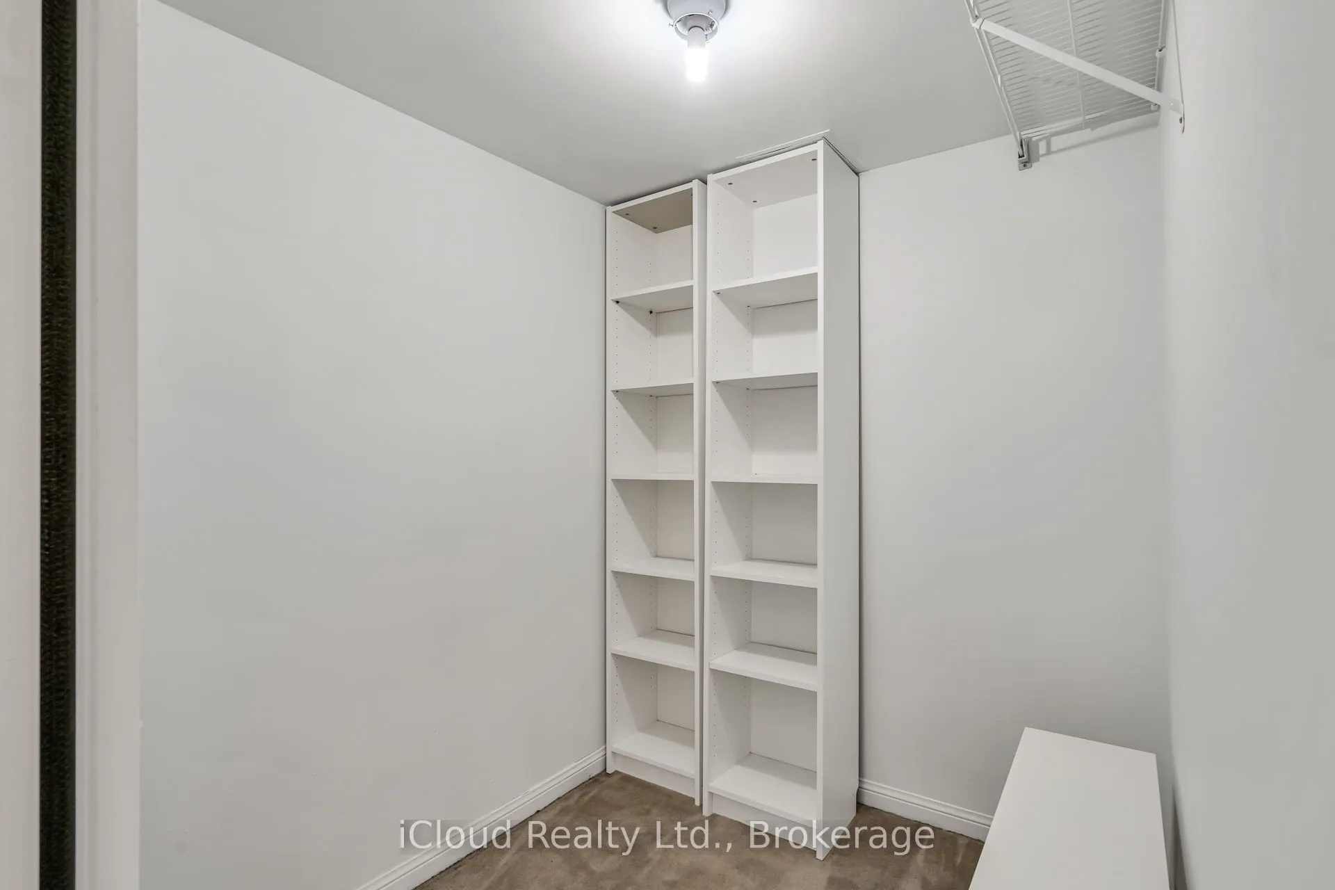 88 Corporate Drive, #611