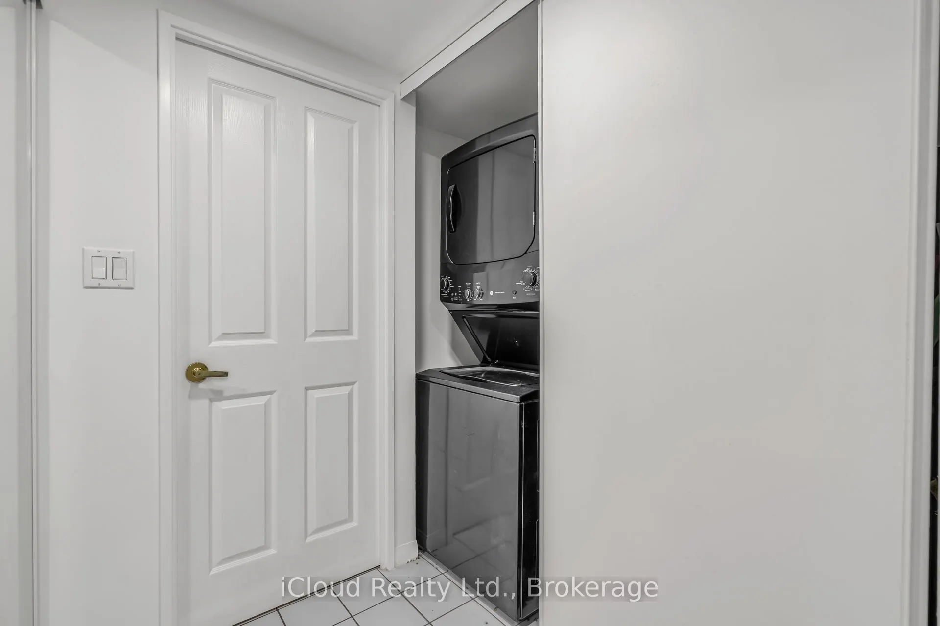 88 Corporate Drive, #611