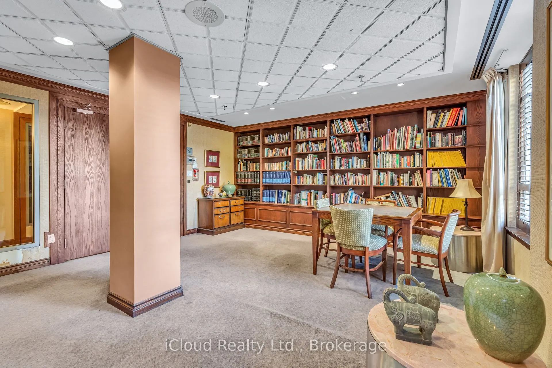 88 Corporate Drive, #611