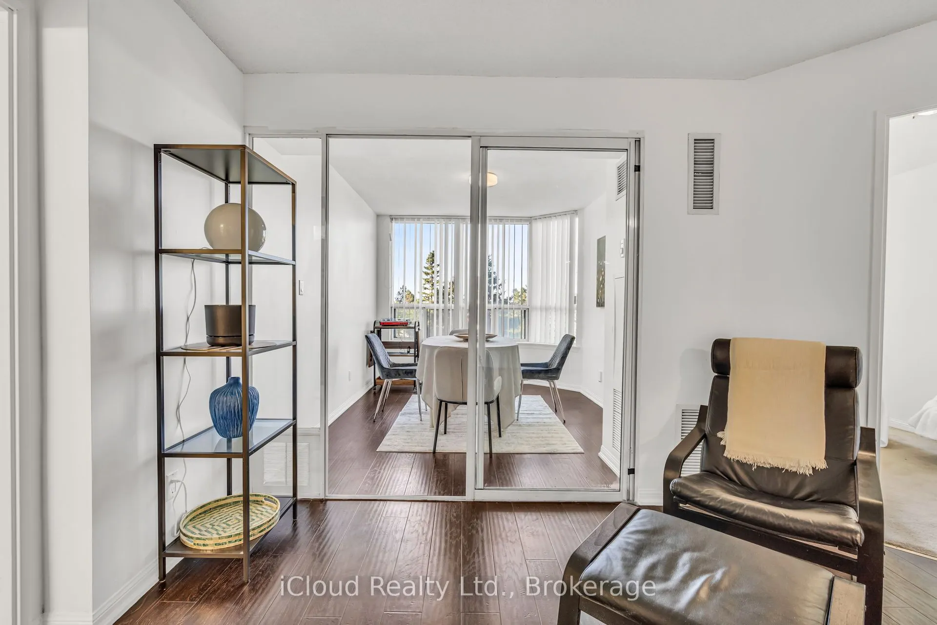 88 Corporate Drive, #611