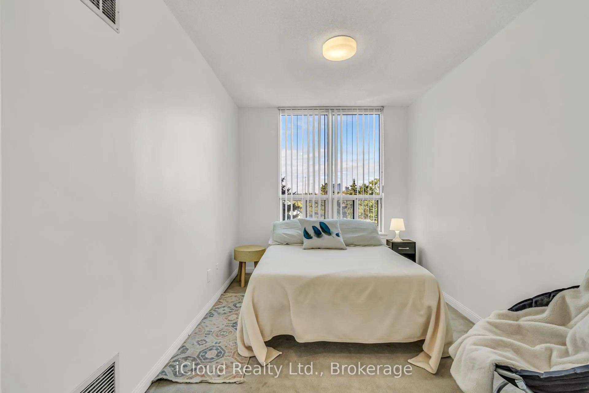 88 Corporate Drive, #611