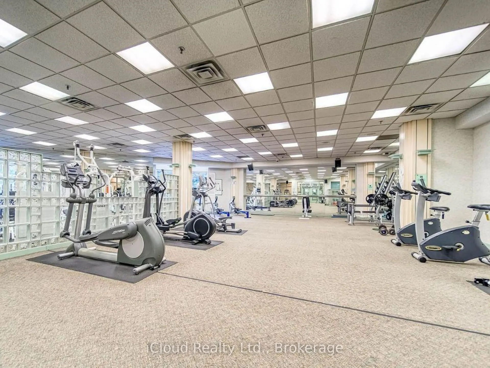 88 Corporate Drive, #611