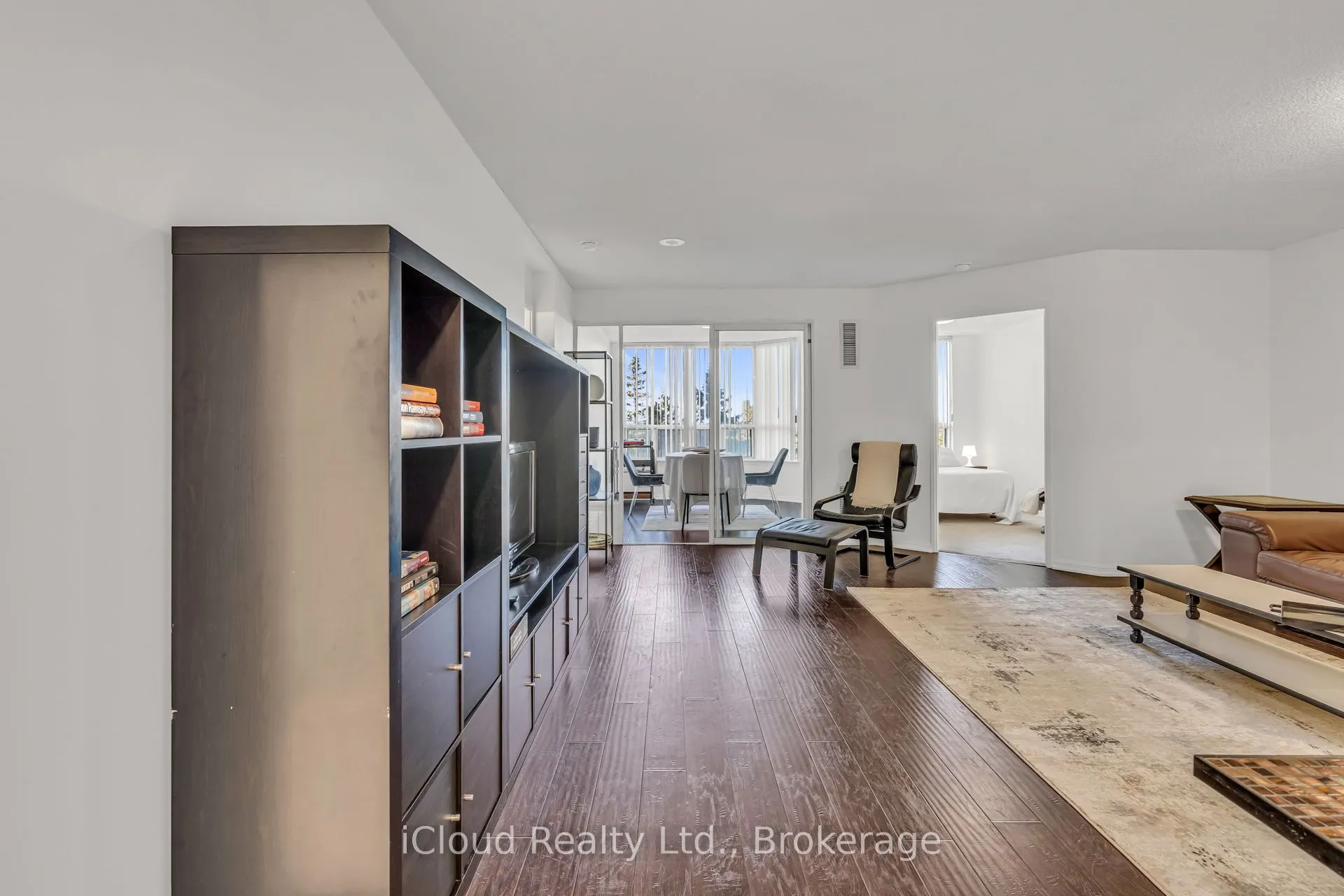 88 Corporate Drive, #611