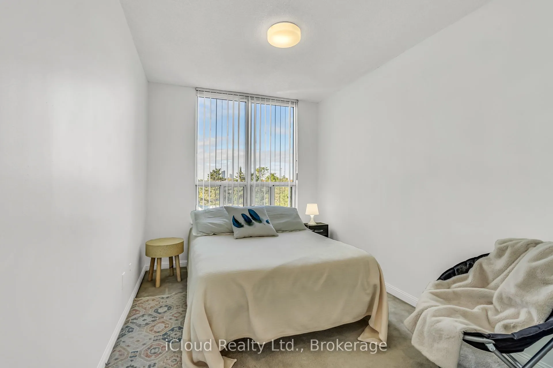 88 Corporate Drive, #611