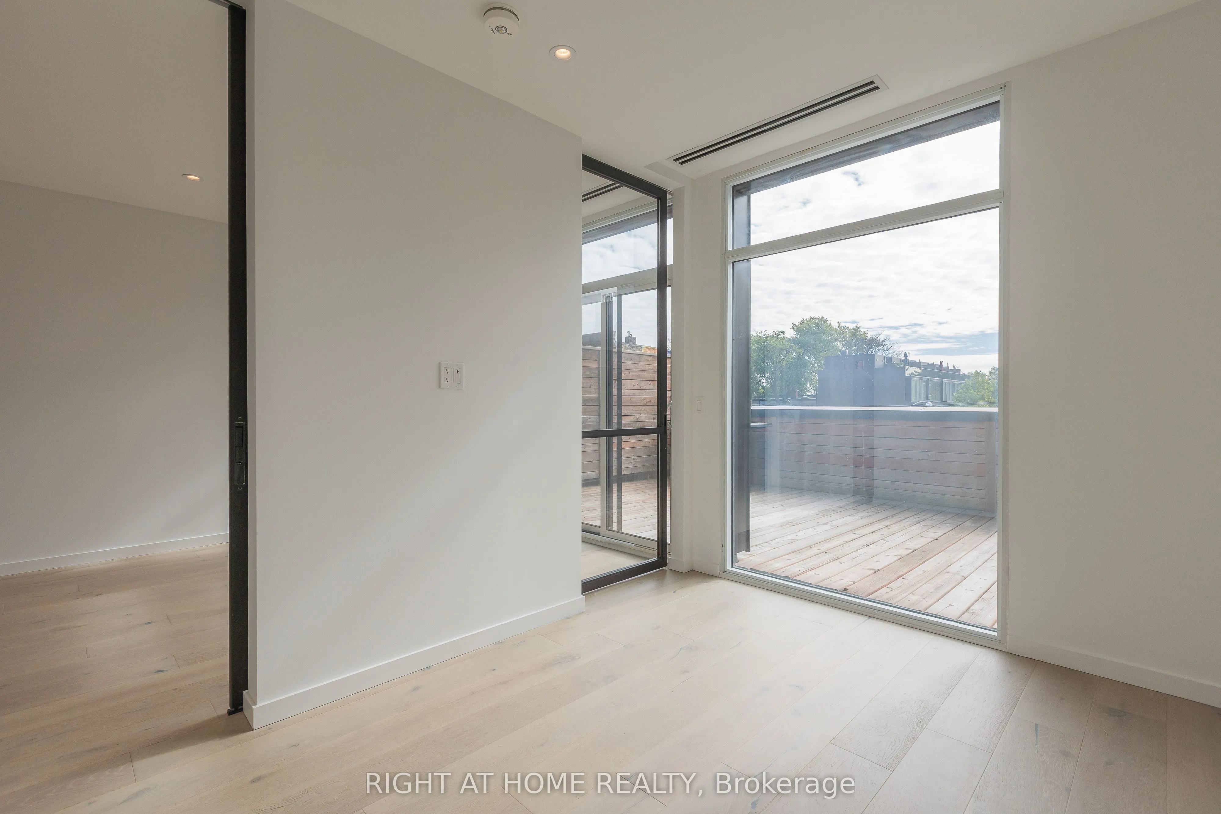 778 Queen Street E, #206