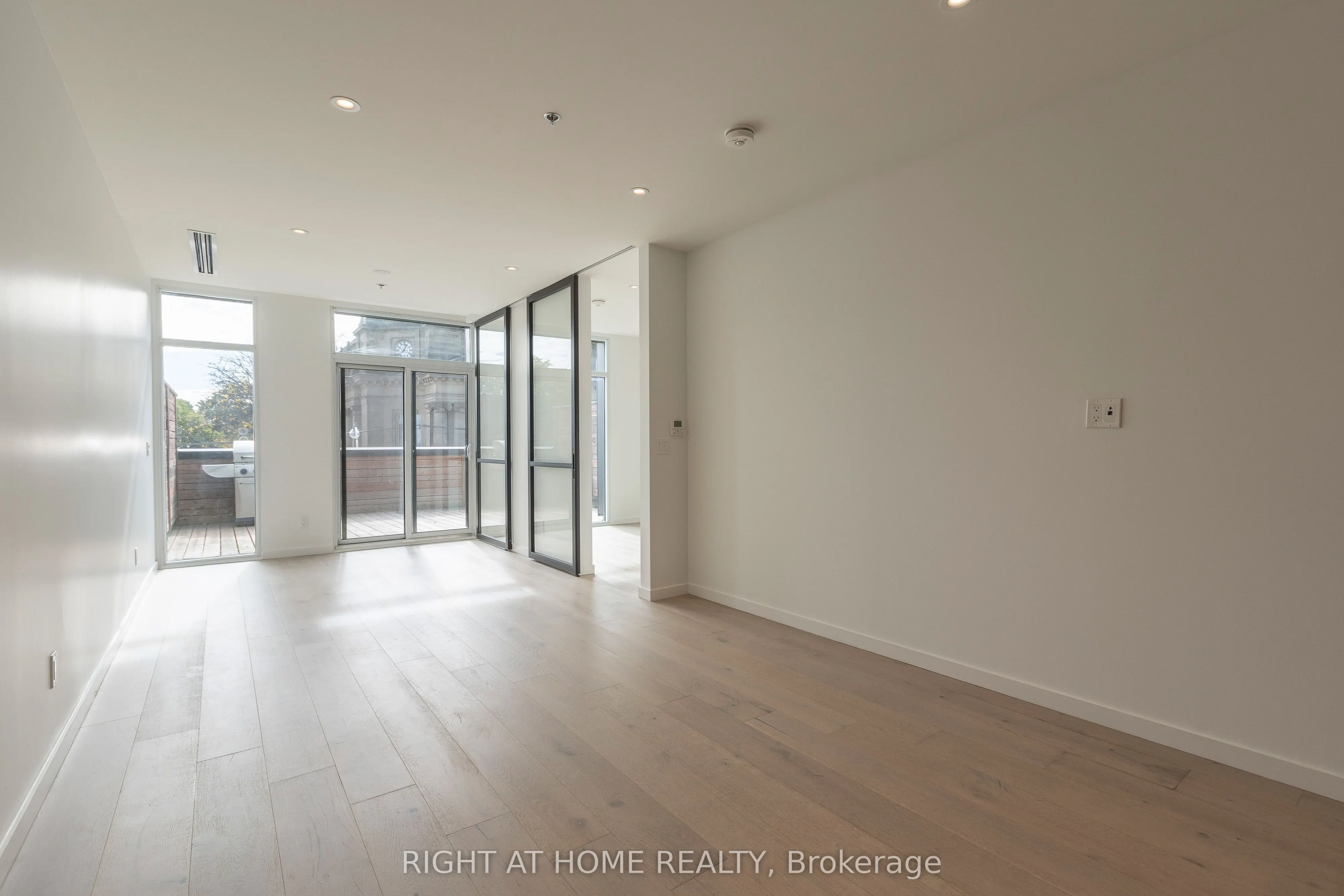 778 Queen Street E, #206