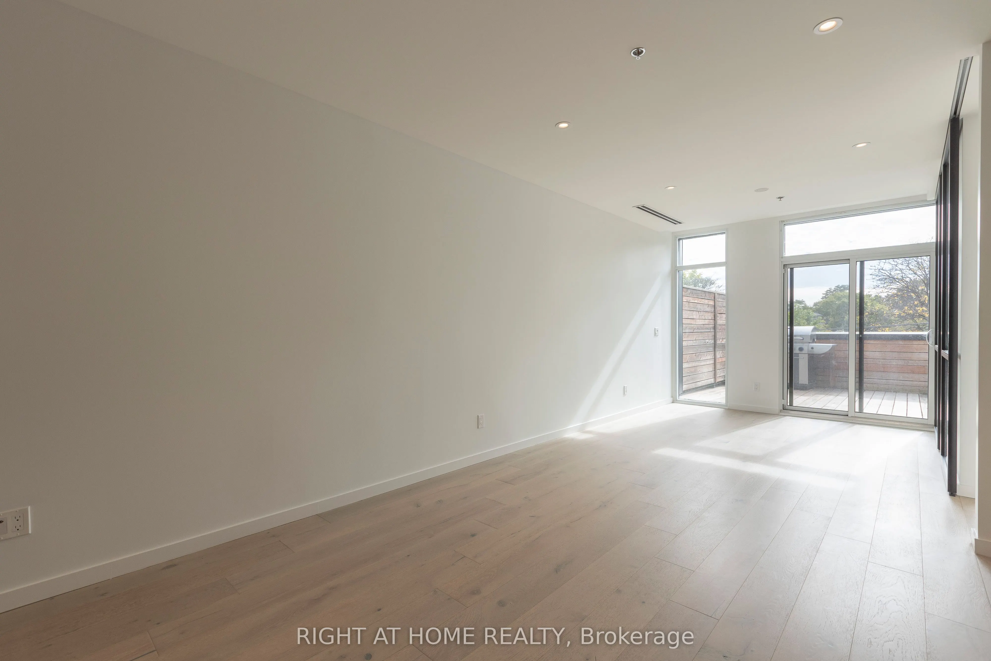 778 Queen Street E, #206