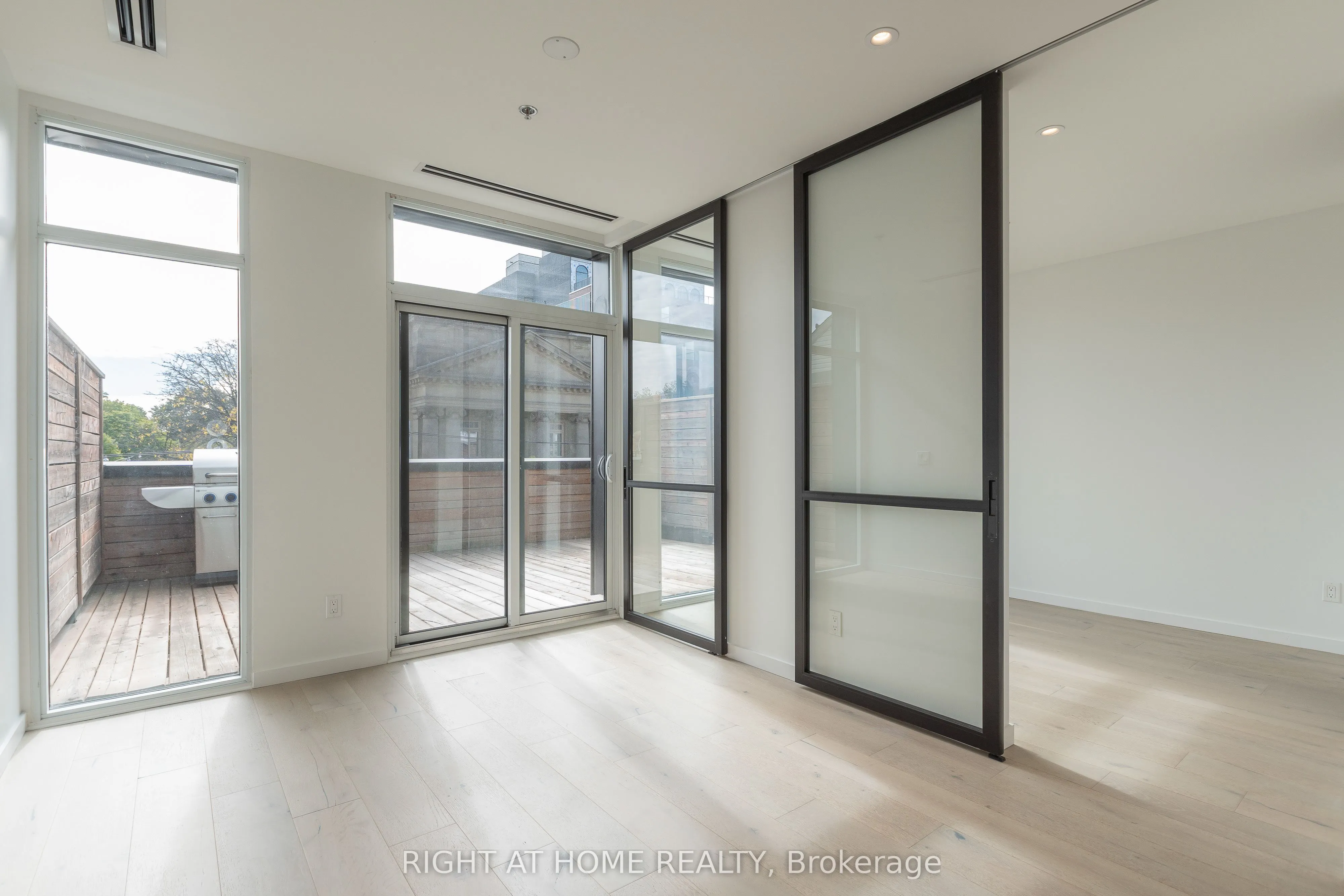 778 Queen Street E, #206