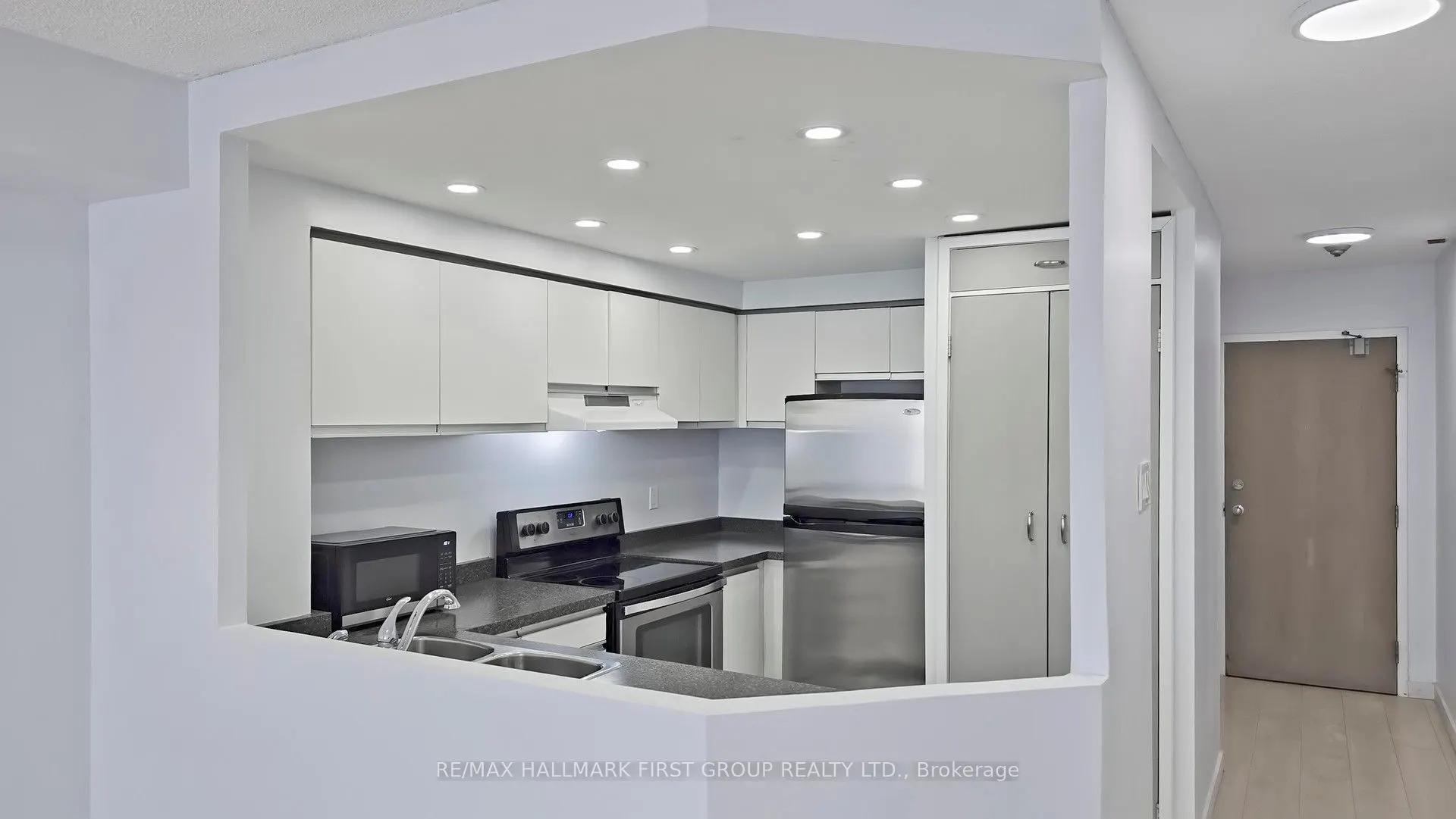 711 Rossland Road, #508