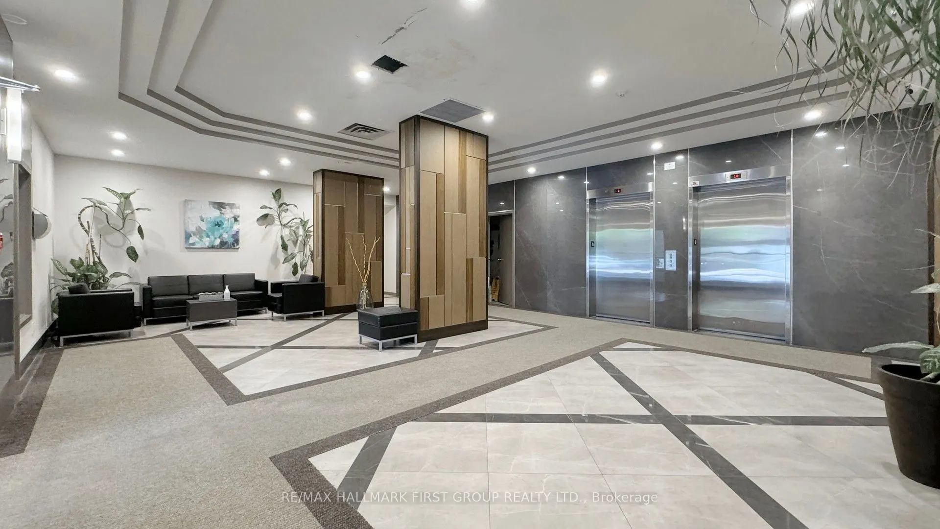 711 Rossland Road, #508