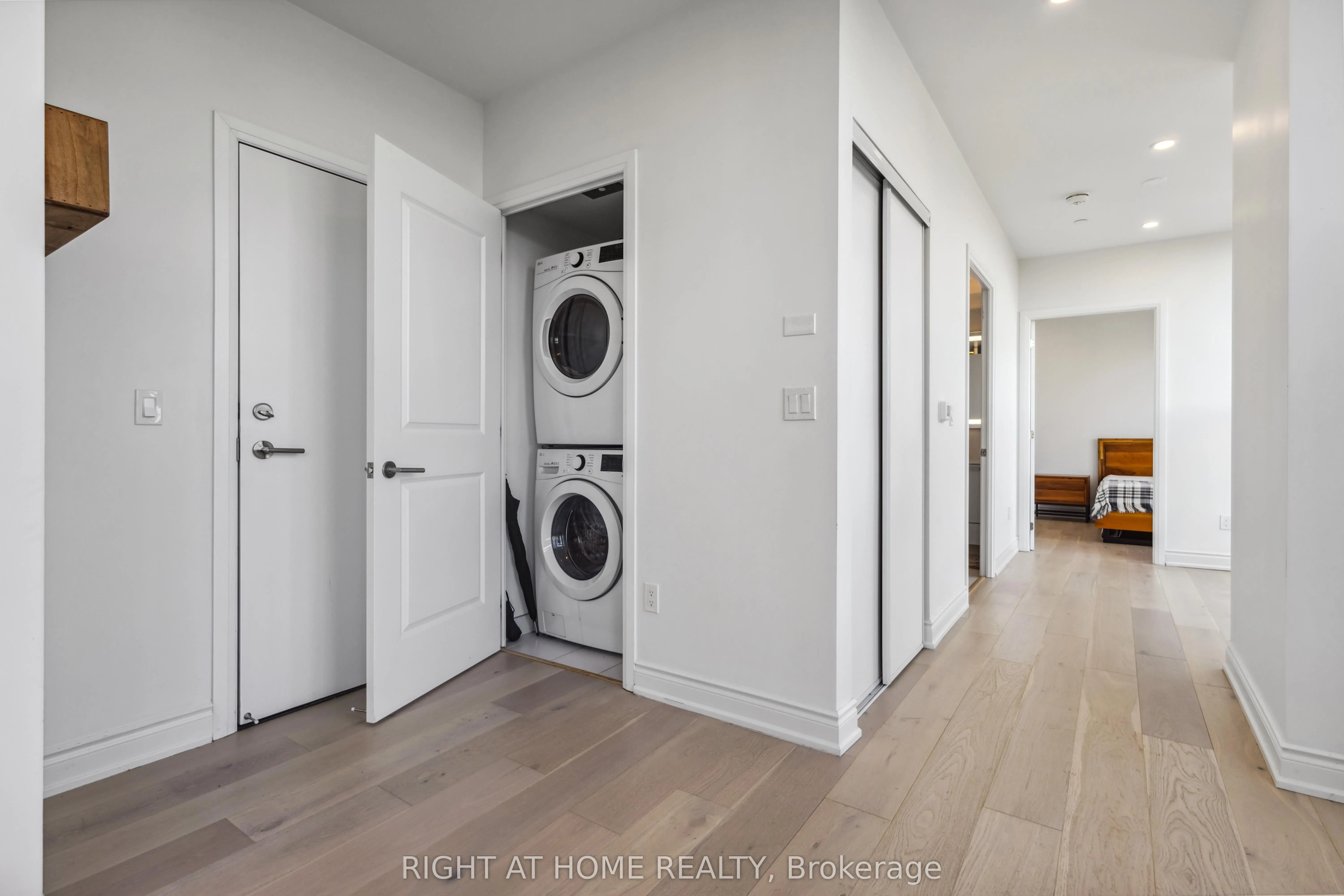 2301 Danforth Avenue, #PH801