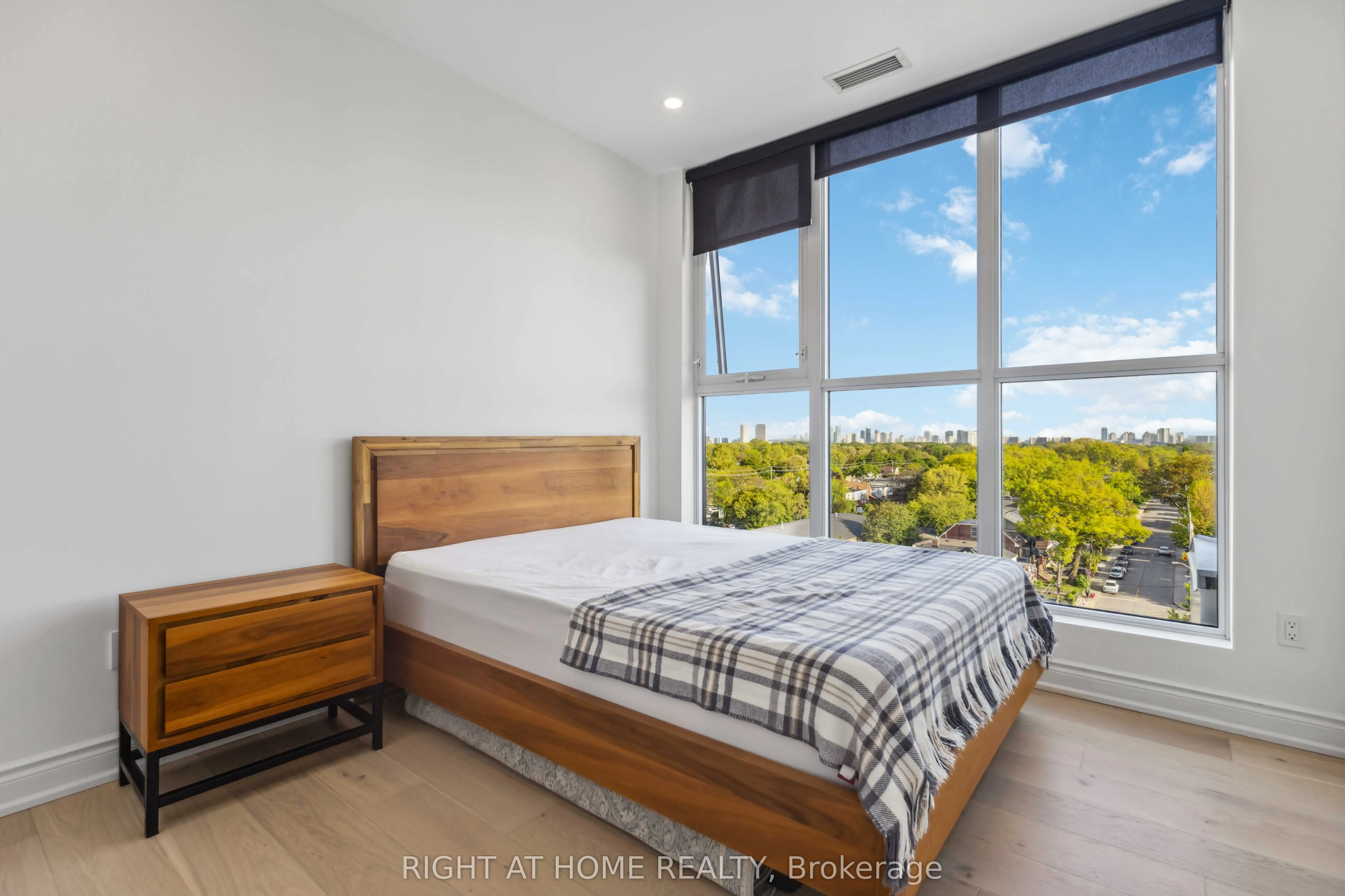 2301 Danforth Avenue, #PH801