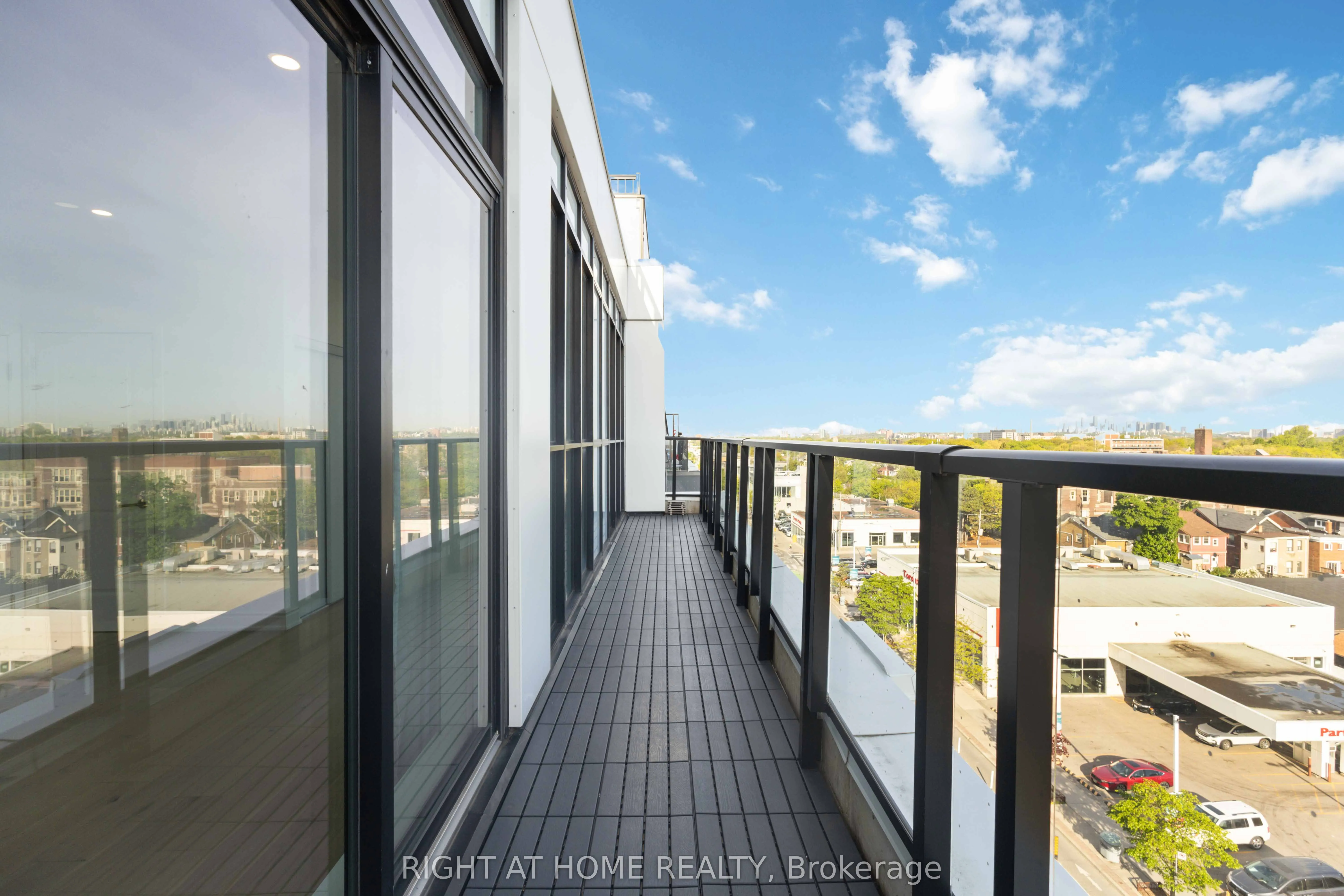 2301 Danforth Avenue, #PH801