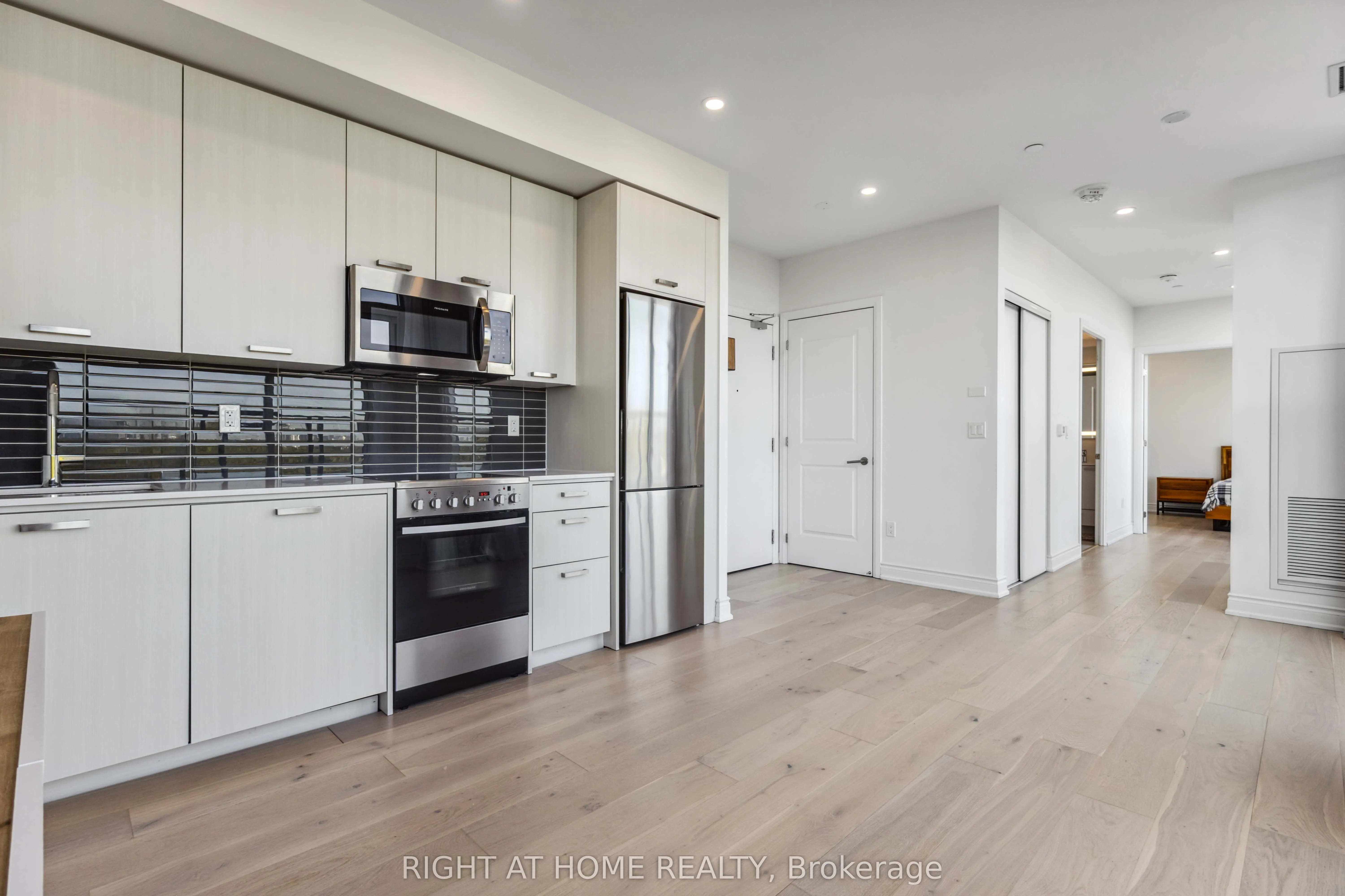 2301 Danforth Avenue, #PH801