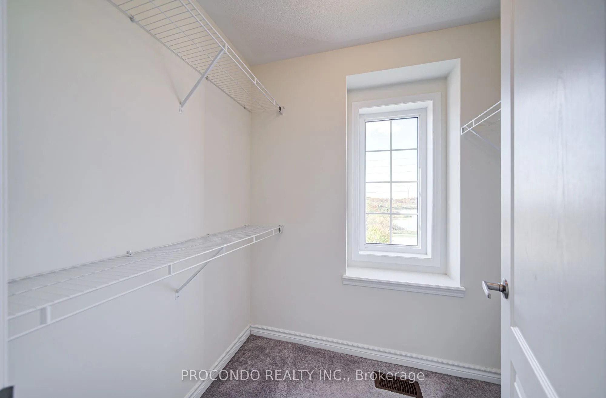 38 Bluegill Crescent