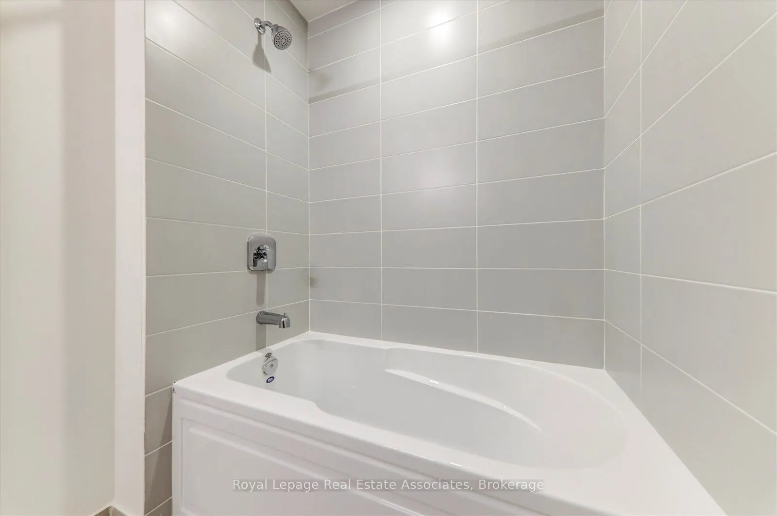 3270 Sheppard Avenue E, #328