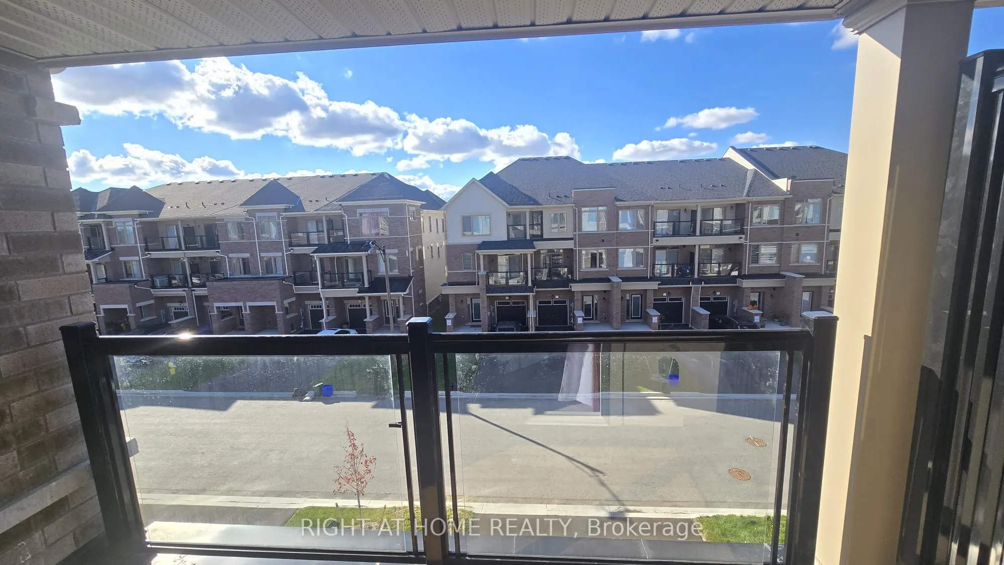 1992 Cameron Lott Crescent