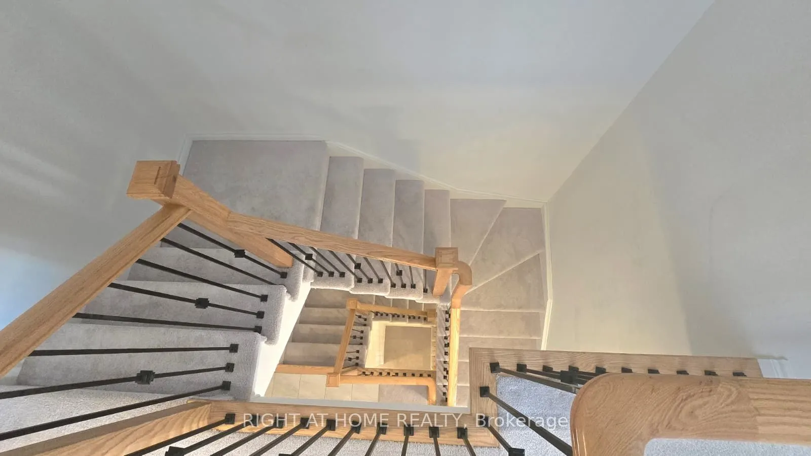 1992 Cameron Lott Crescent