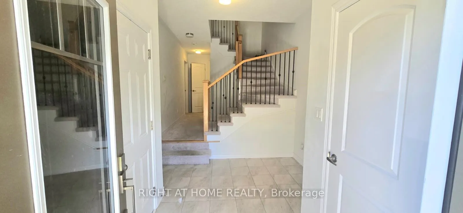 1992 Cameron Lott Crescent